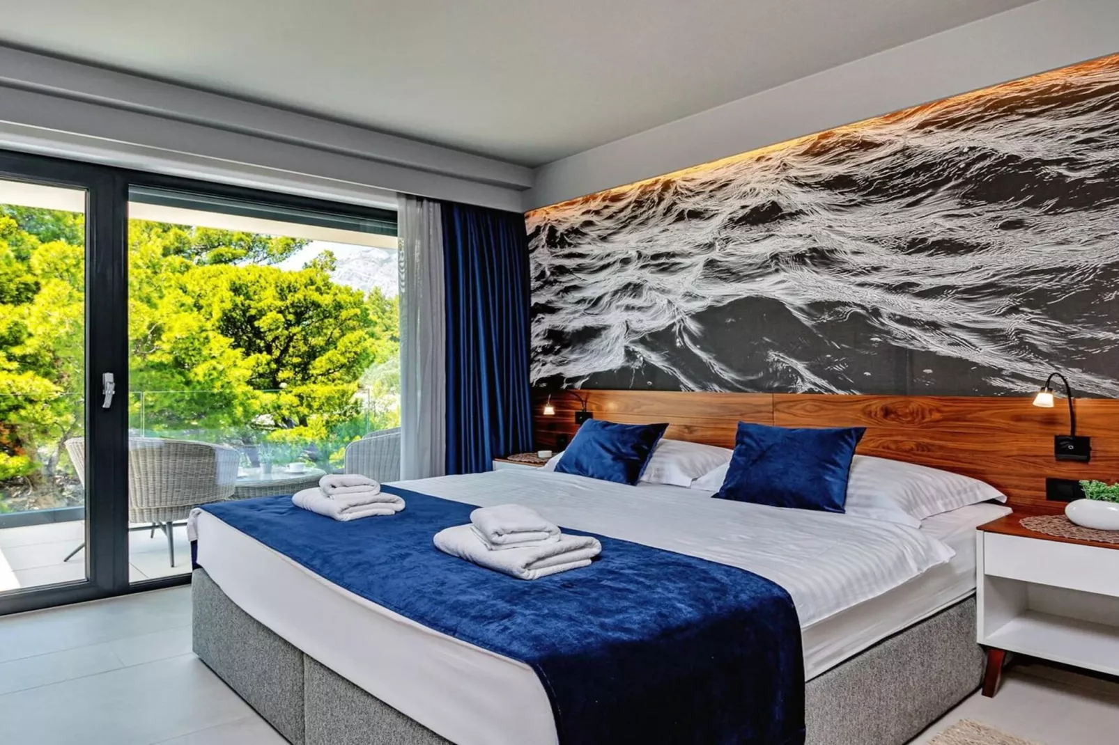 Luxury Villa Delight II – Promajna, Heated Pool