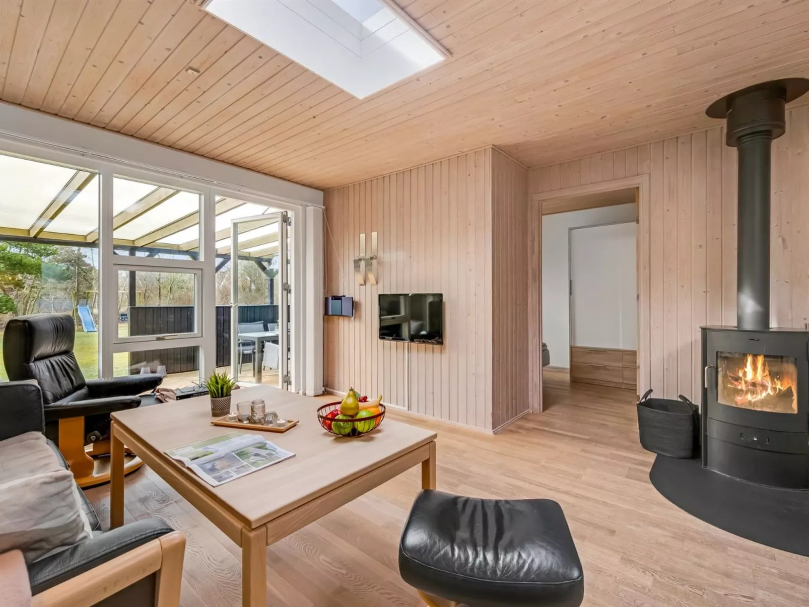 "Ragnborg" - 900m from the sea - Binnen