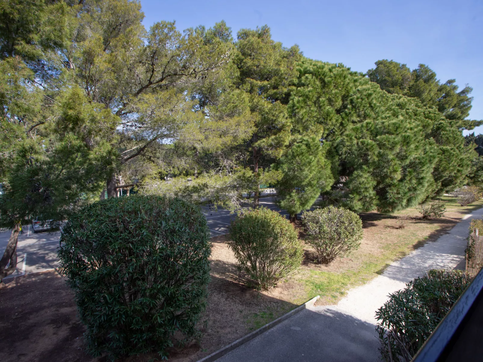 Les Iles Du Soleil - Buiten