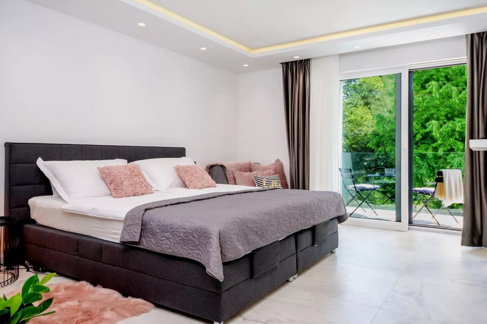 Luxury Villa Velvet Bourbon Split w/ Pool & Tennis - Slaapkamer