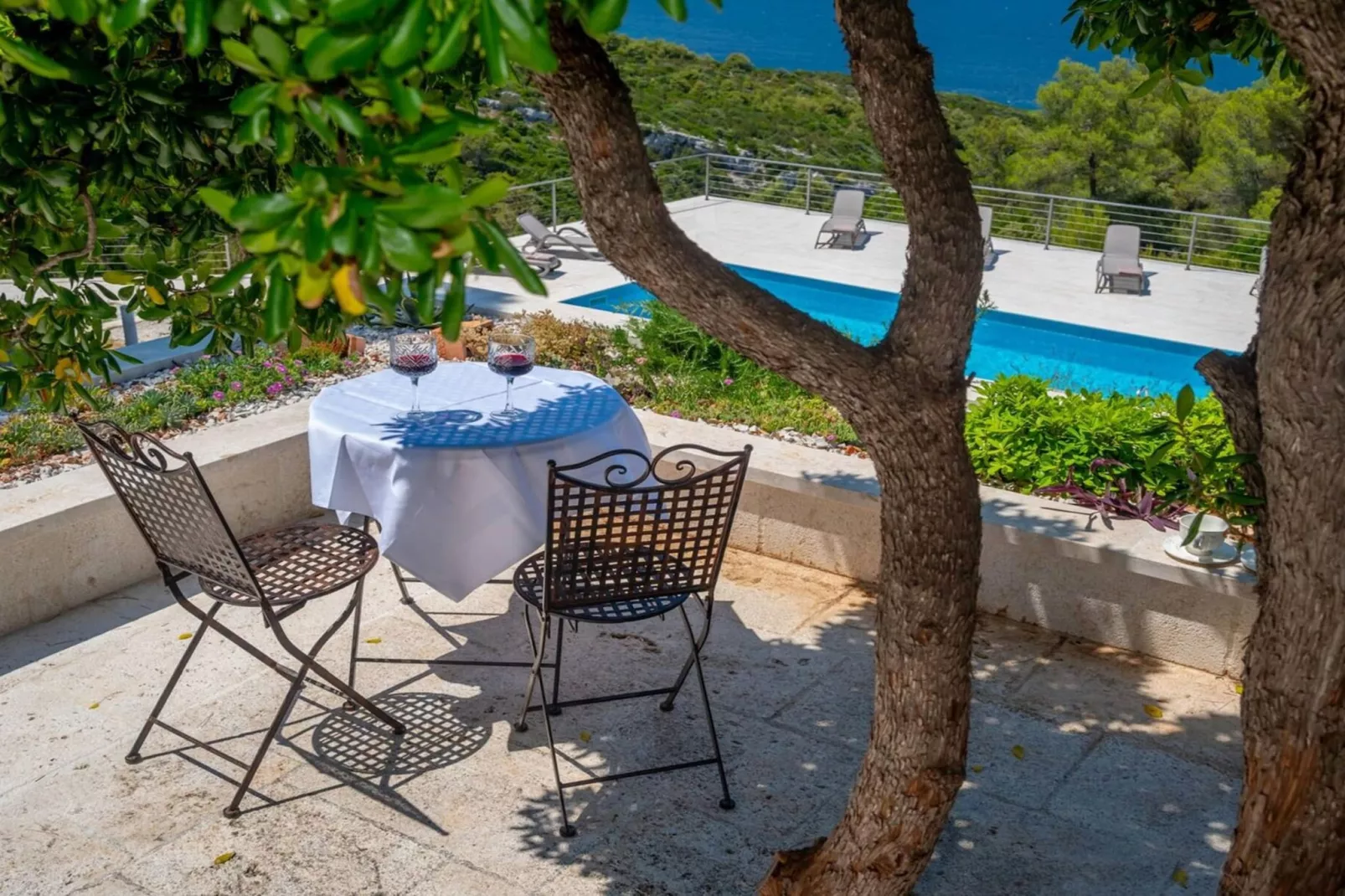 Villa Castello di Pietra Brac with Heated Pool - Terrasbalkon