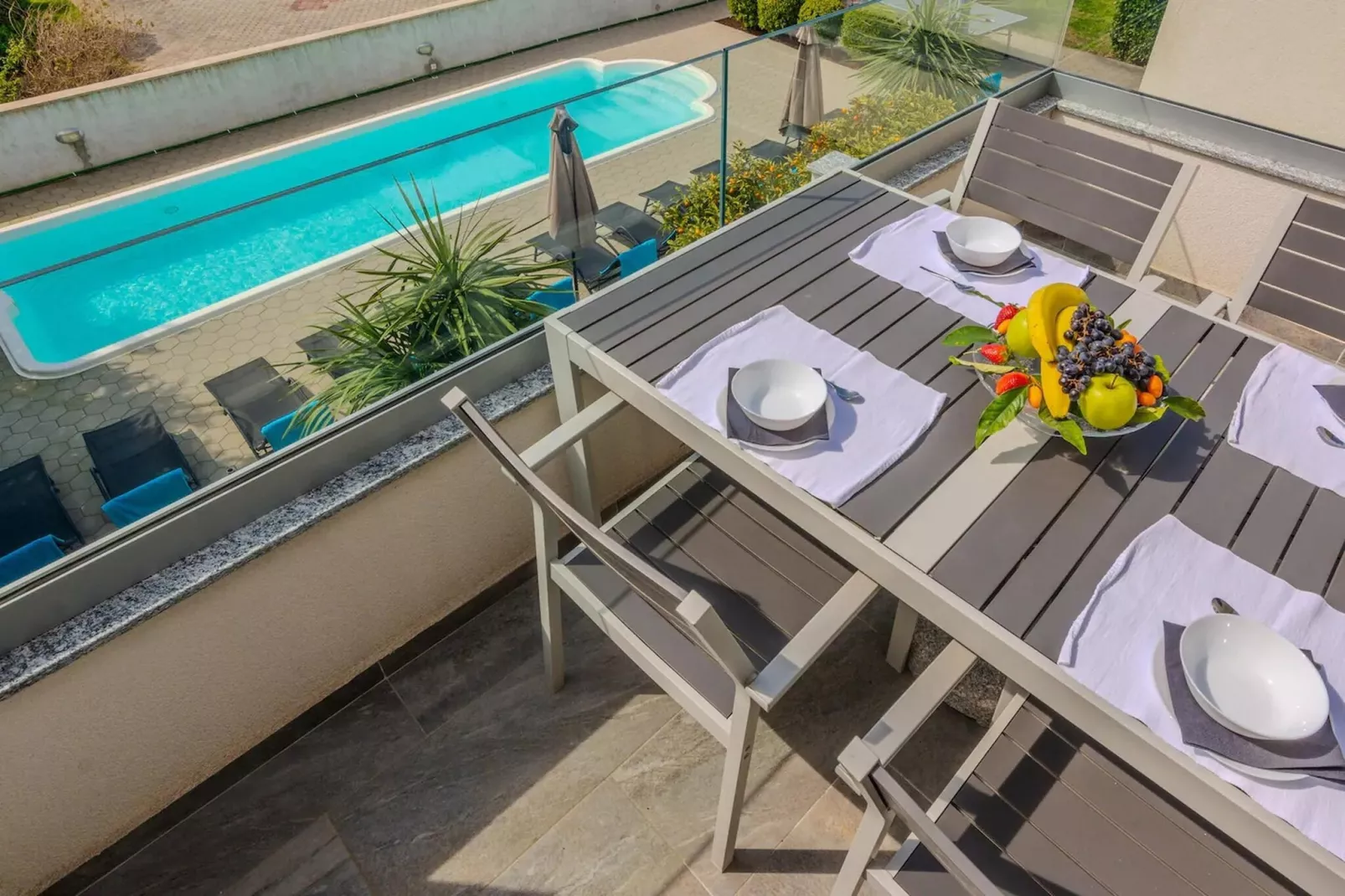 Royal Selection with Pool - Four - Terrasbalkon