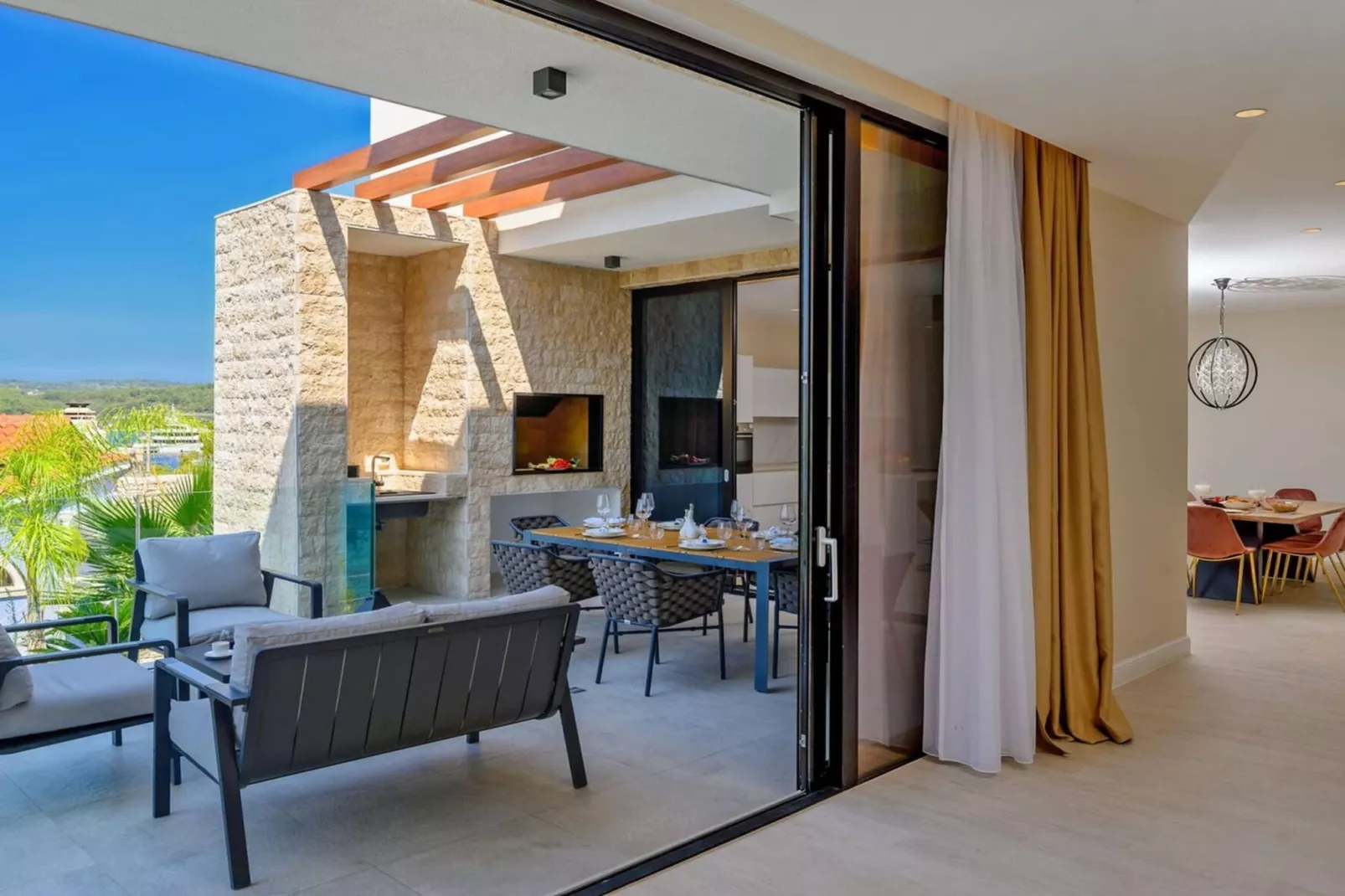 Luxury Seafront Villa Raquel Solta with Pool, Gym - Terrasbalkon