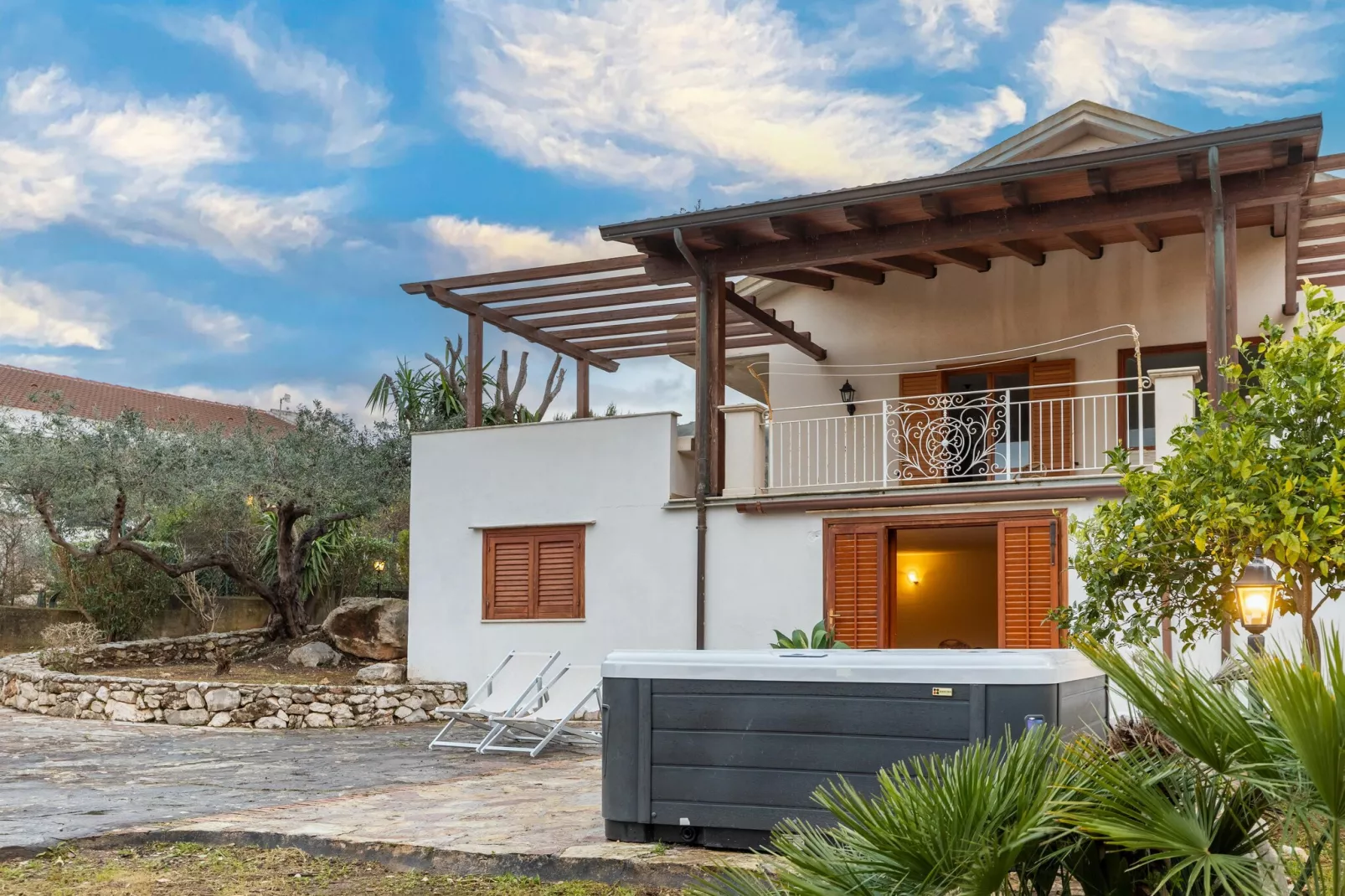 Villa La Marmora - Buitenkant zomer