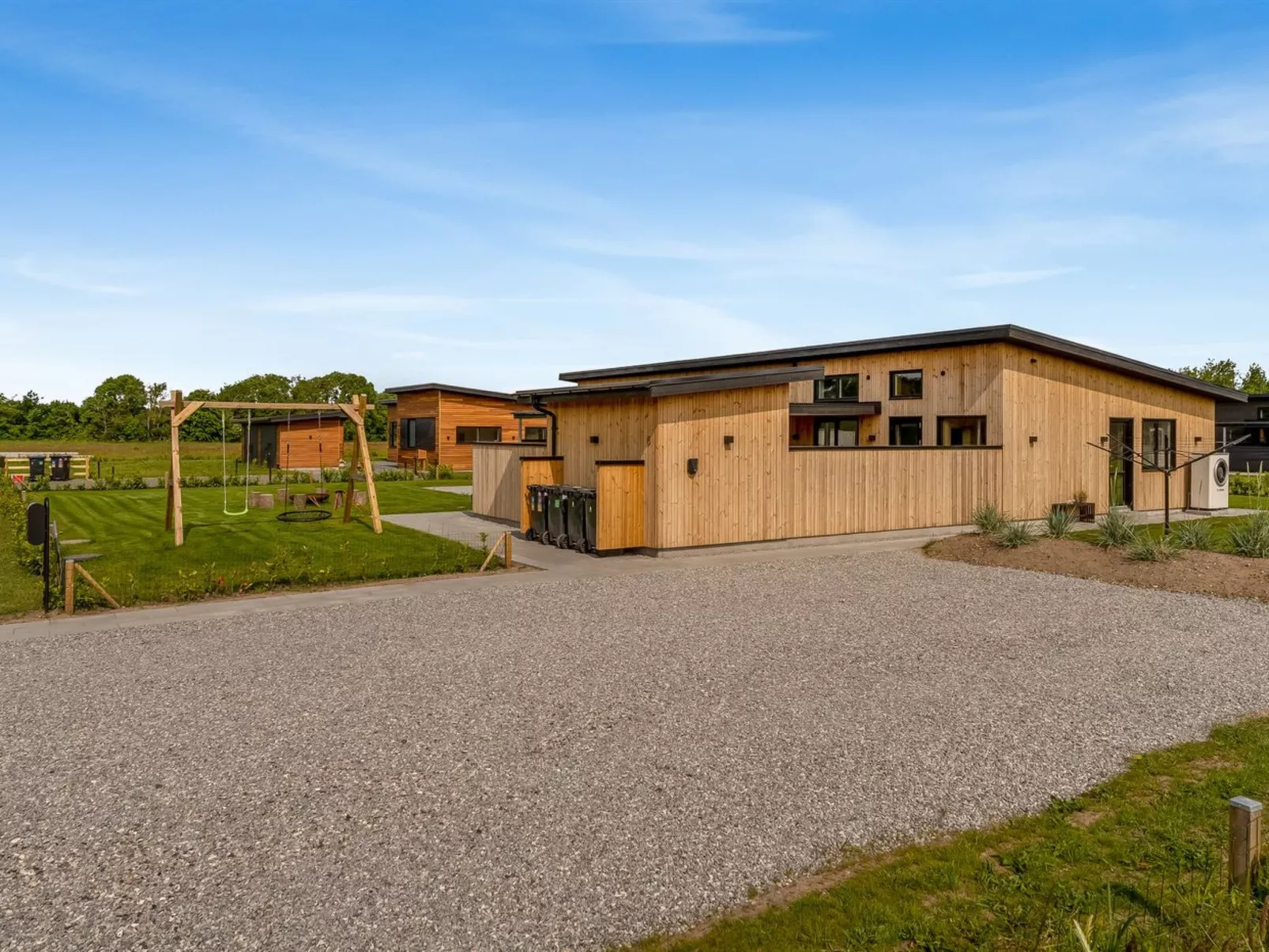 "Elevus" -  from the sea - Buiten