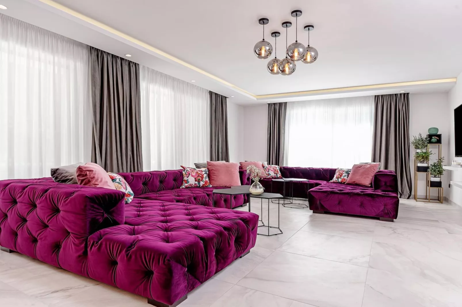 Luxury Villa Velvet Bourbon Split w/ Pool & Tennis - Woonkamer