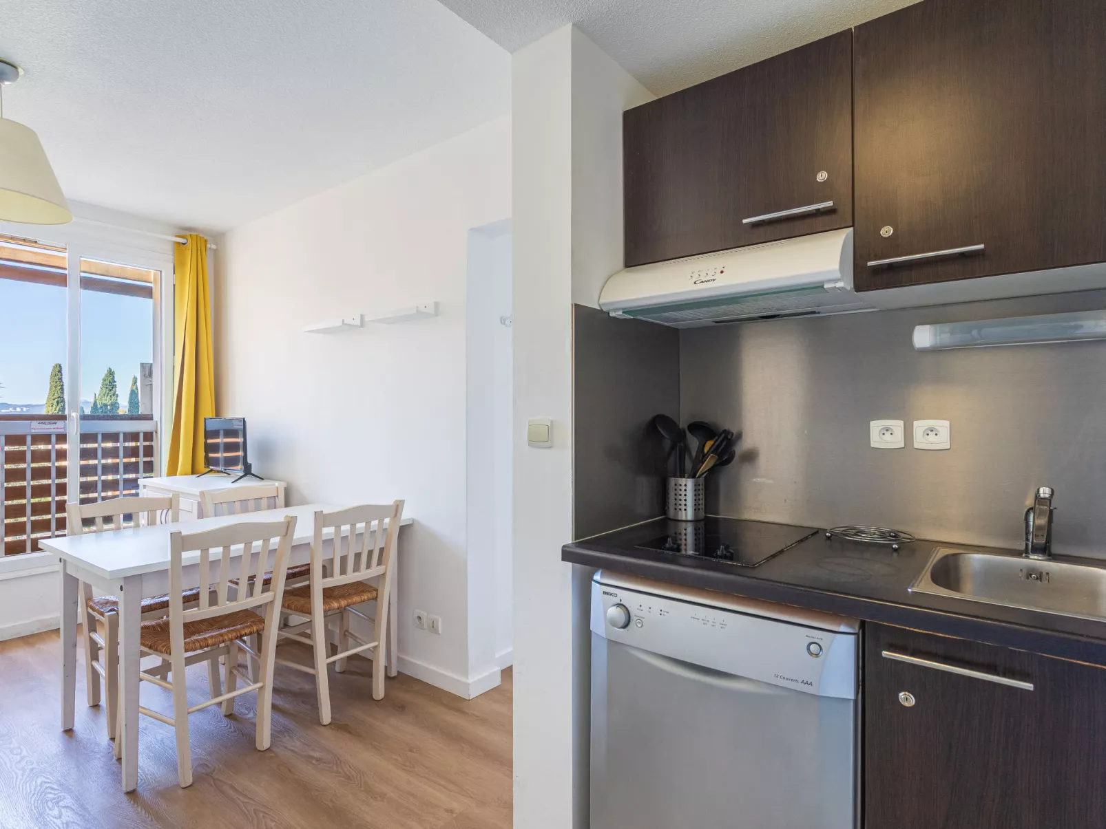 L'île d'Or - Binnen