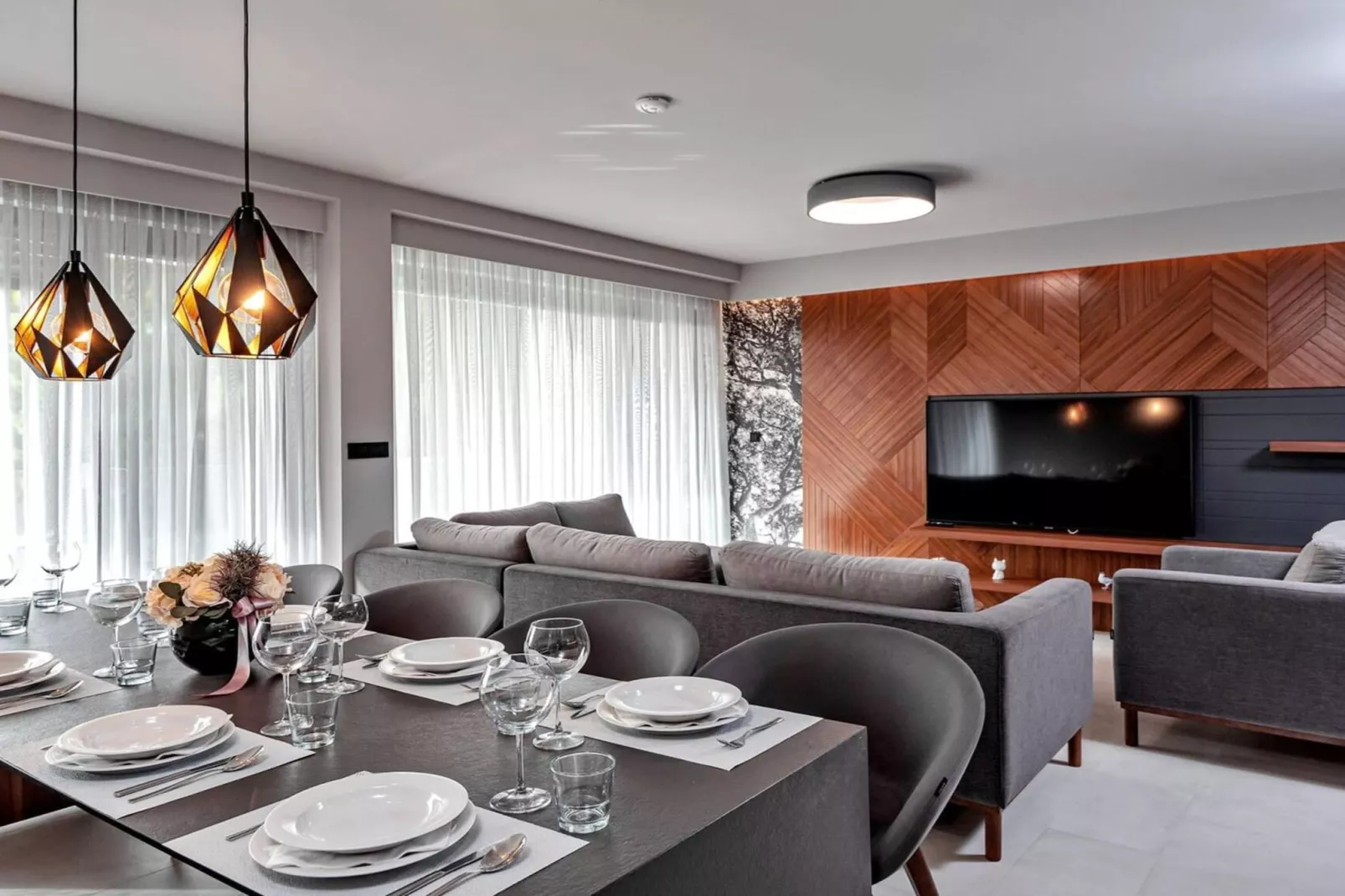 Luxury Villa Delight I – Promajna, Heated Pool - Eetkamer