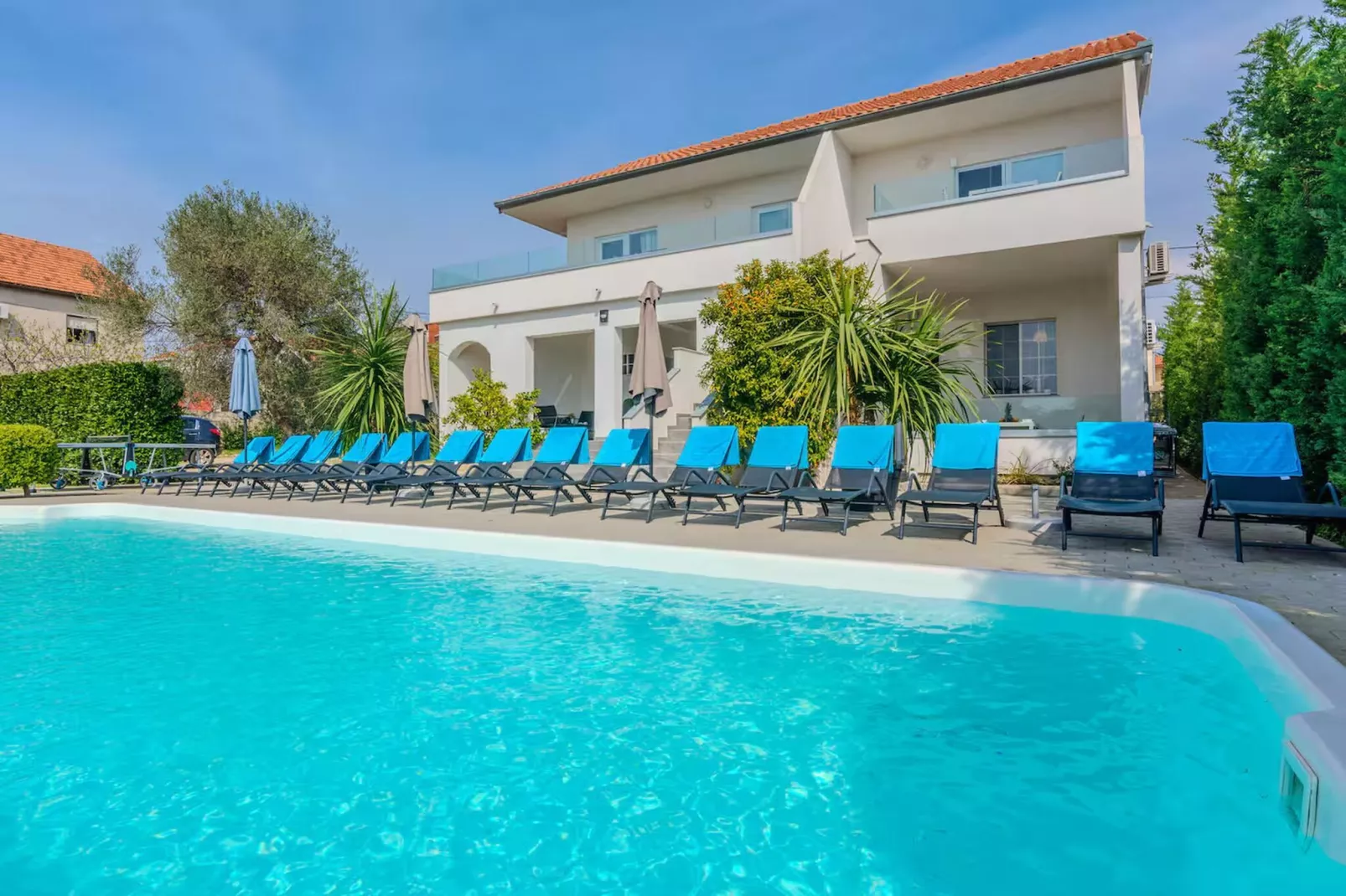 Royal Selection with Pool - Four - Zwembad