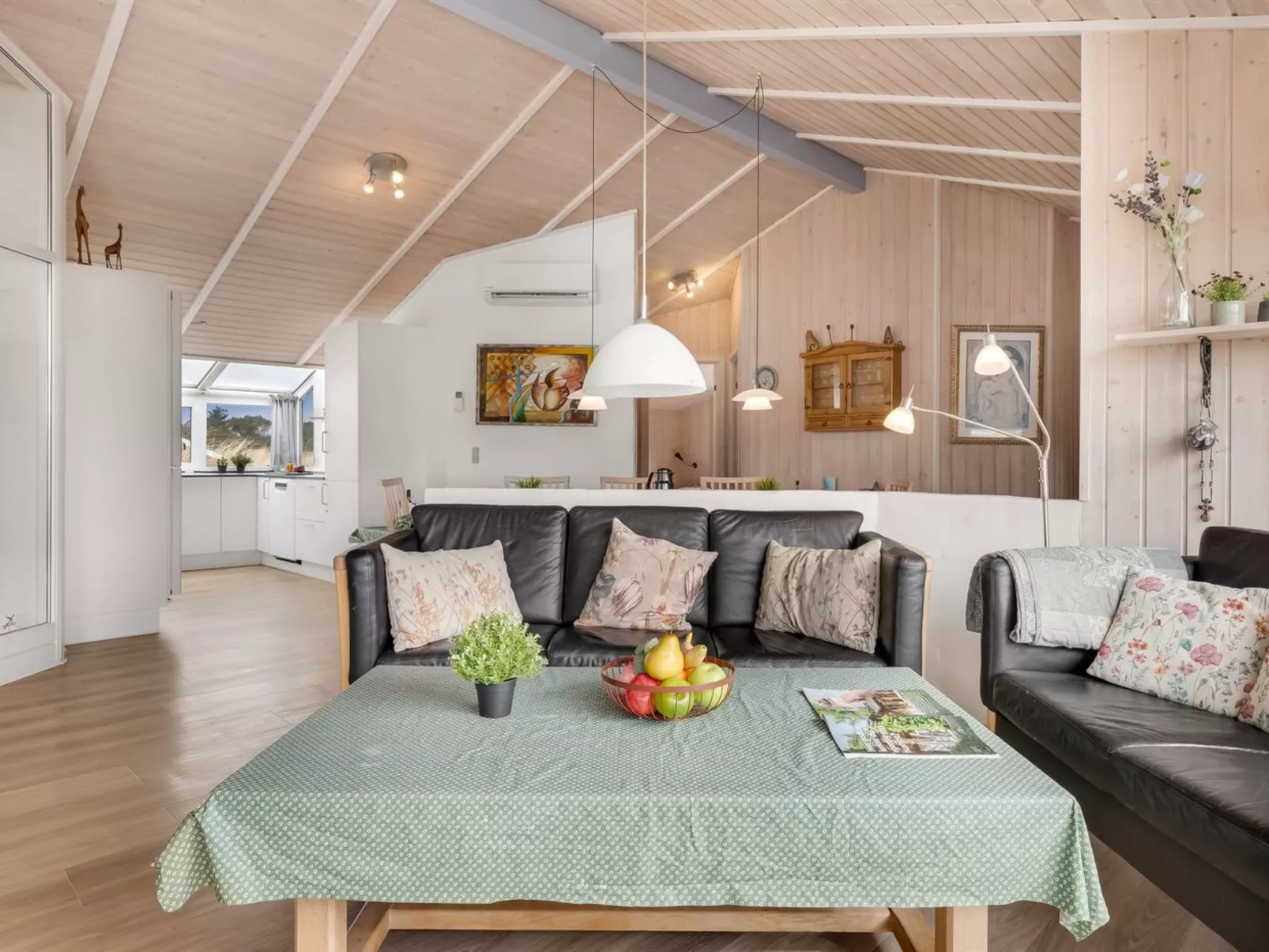 "Petkana" - 700m from the sea - Binnen