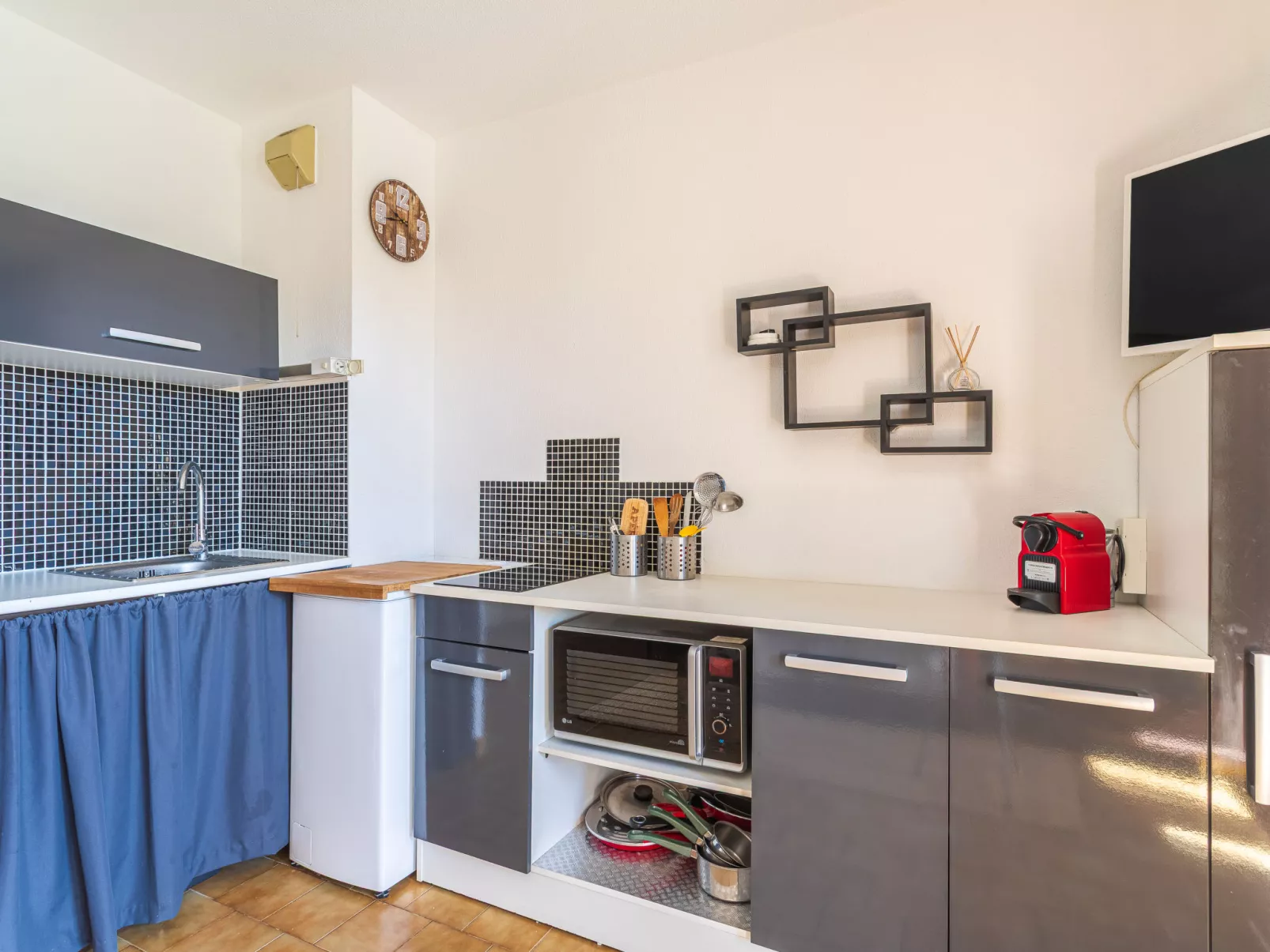 Les Iles Du Soleil - Binnen