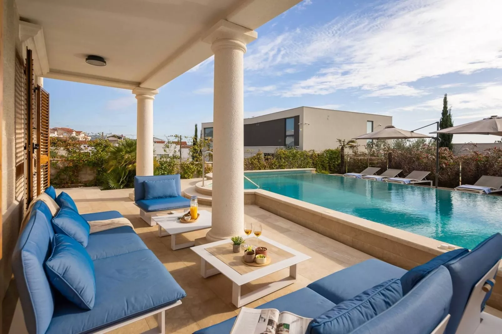 Luxury Seafront Villa Castello Rogoznica with Pool - Zwembad