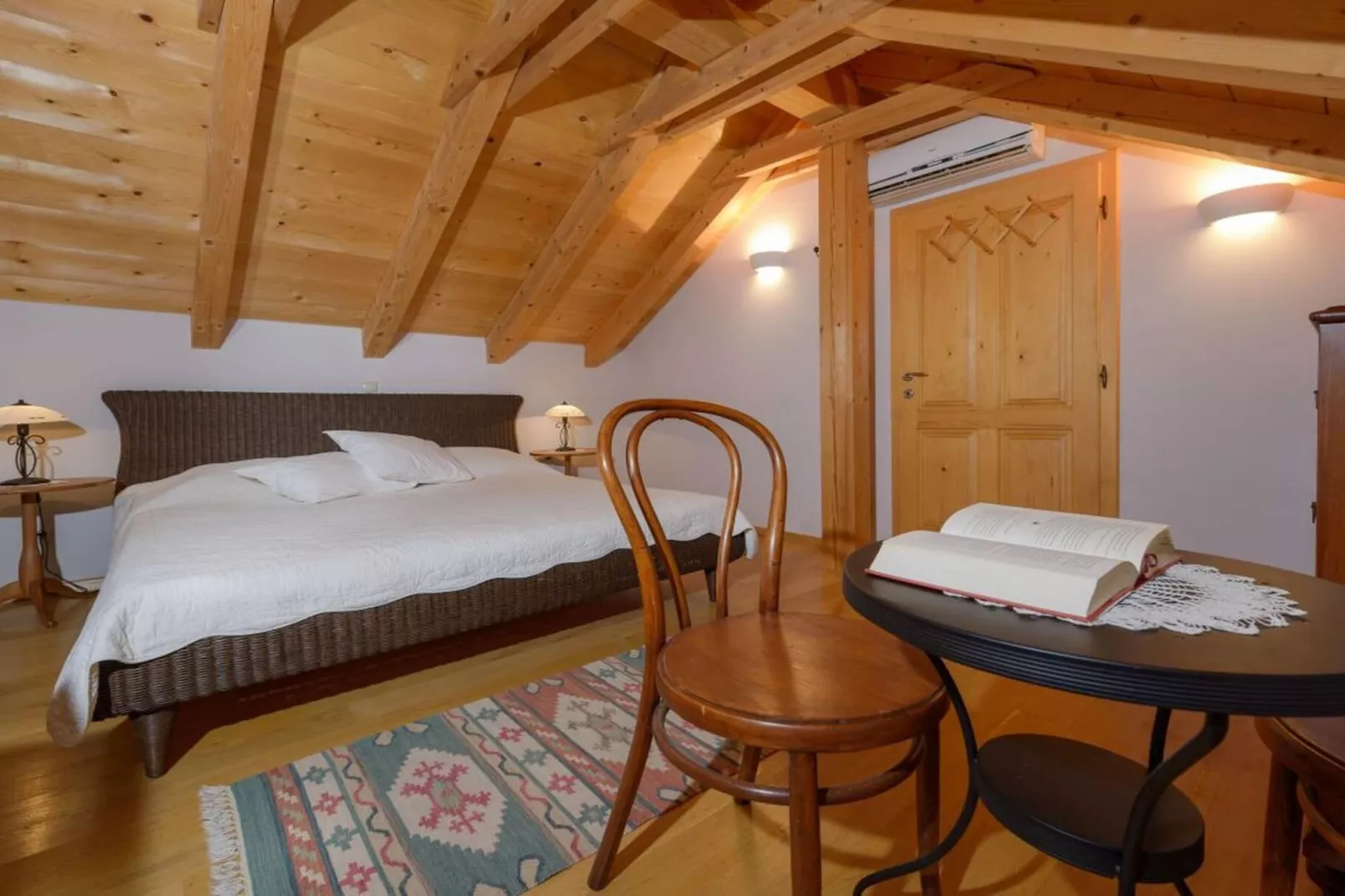 Luxury Seafront Villa Mare Orebic with Pool - Slaapkamer