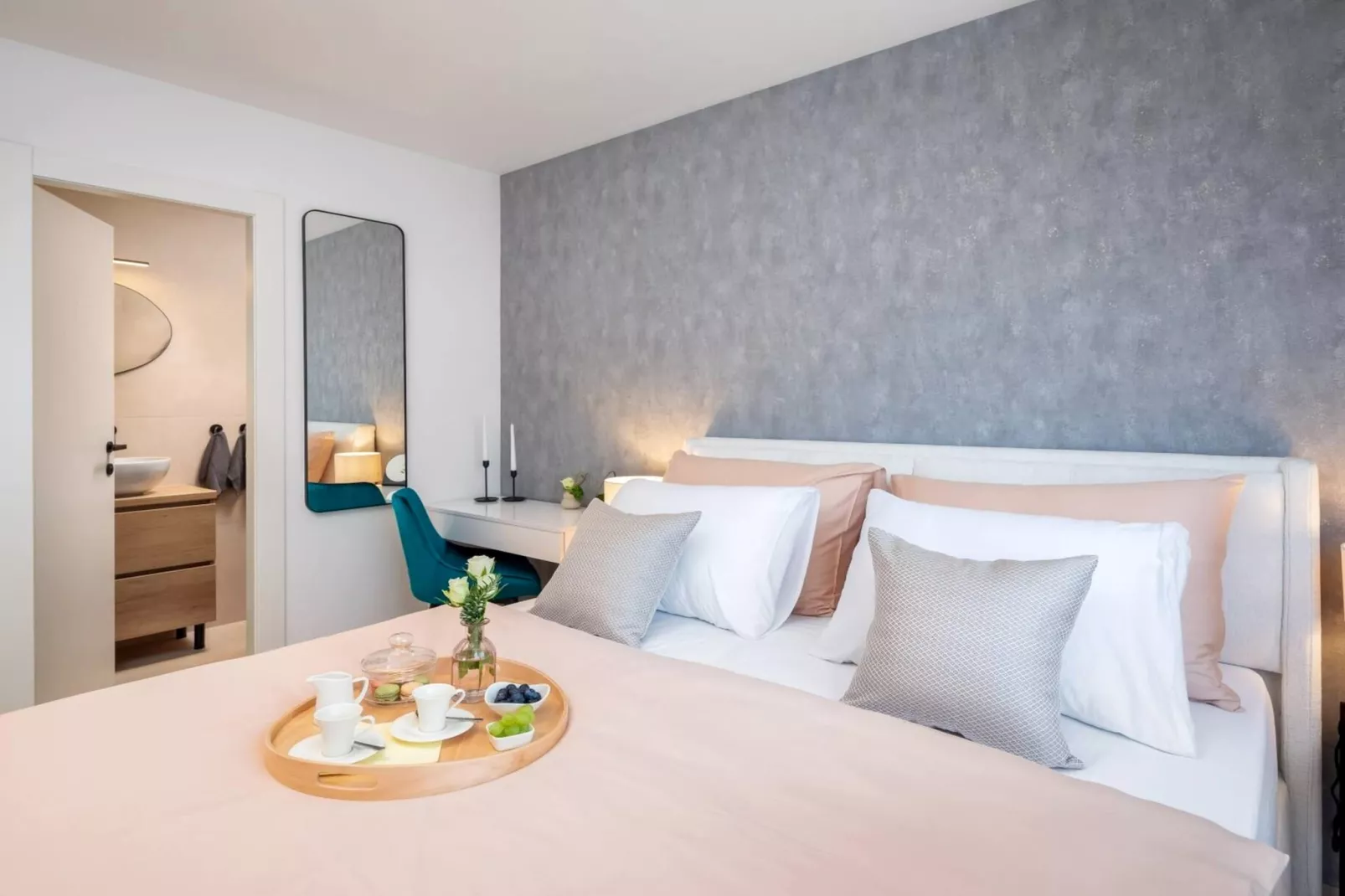 Luxury Apartment Silvery Split with Sauna, Jacuzzi - Slaapkamer