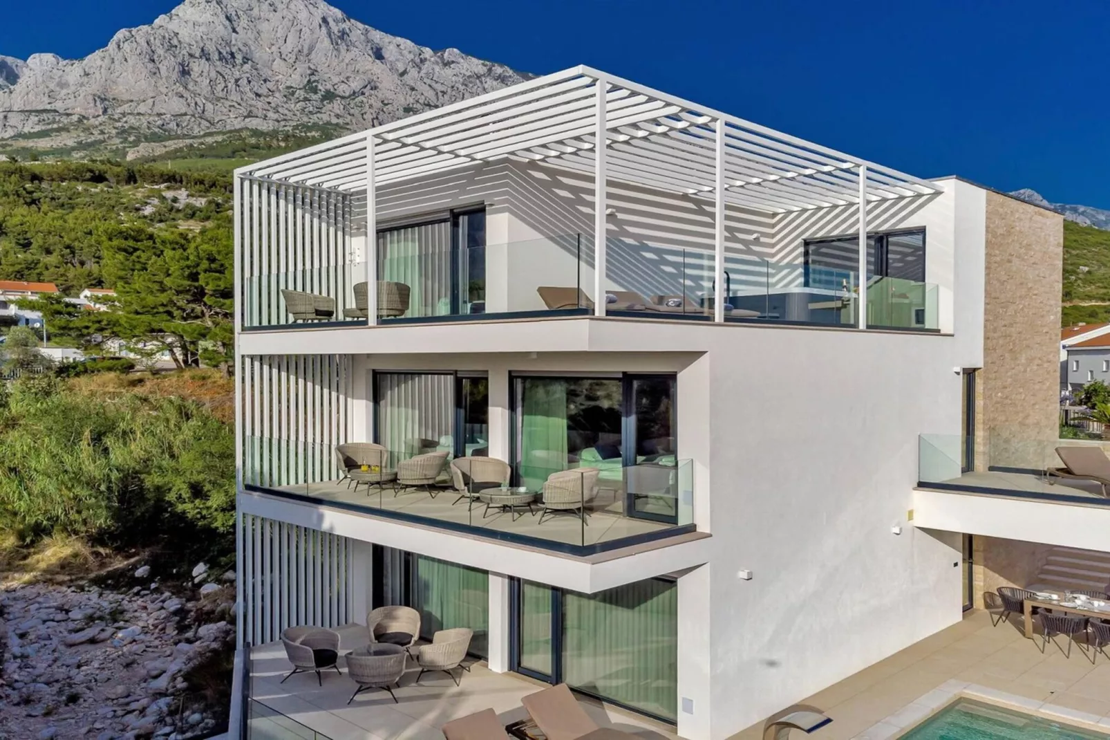 Luxury Villa Delight II – Promajna, Heated Pool - Buitenkant zomer