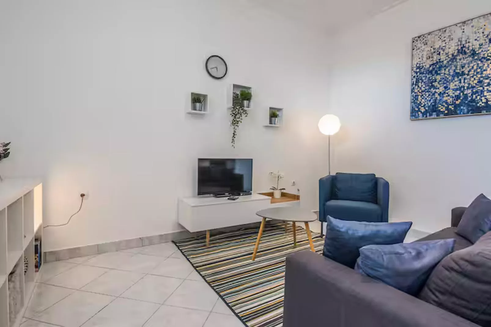 Royal Selection with Pool - Two - Woonkamer