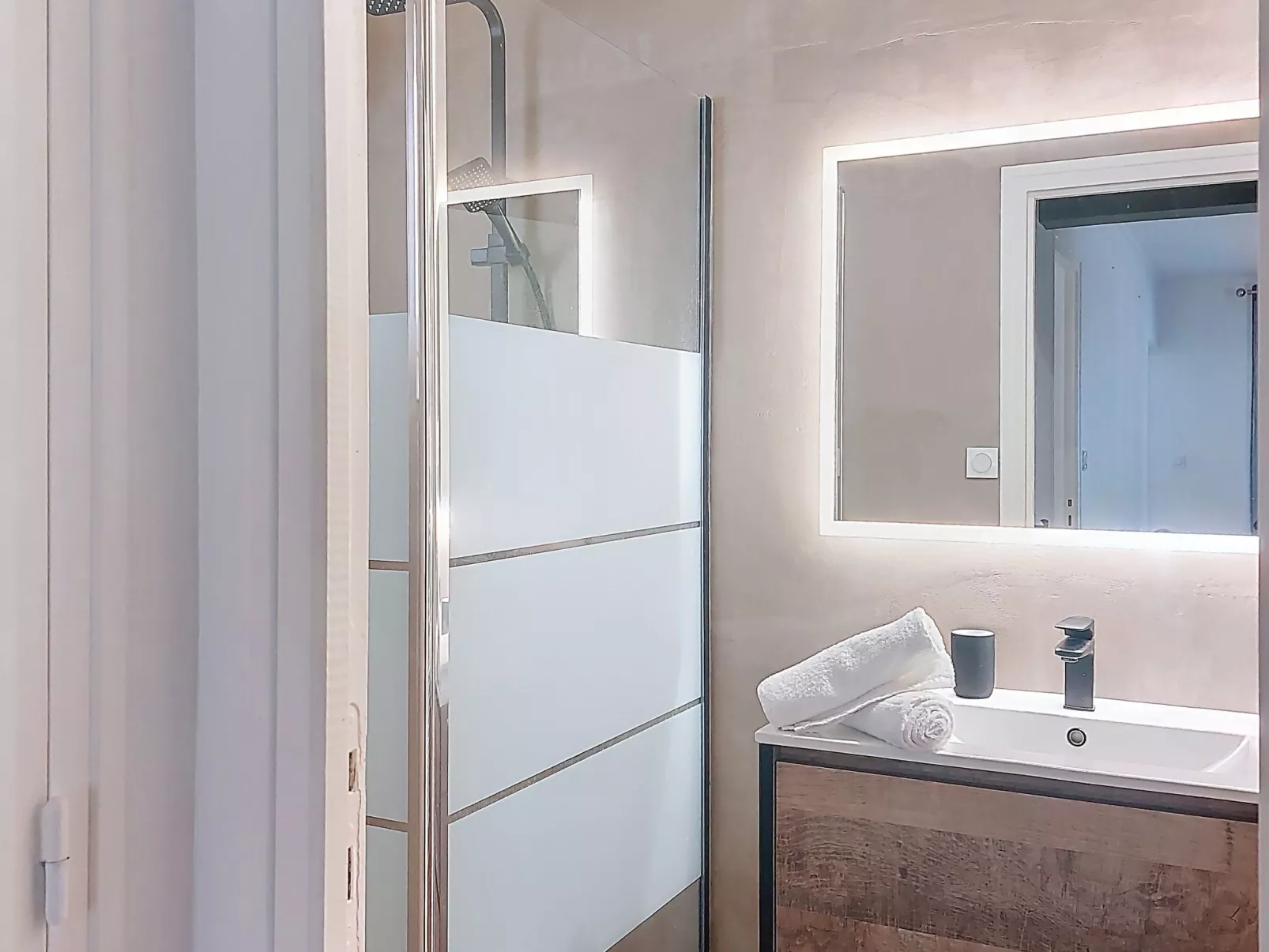 Les Cariatides 7 - Binnen