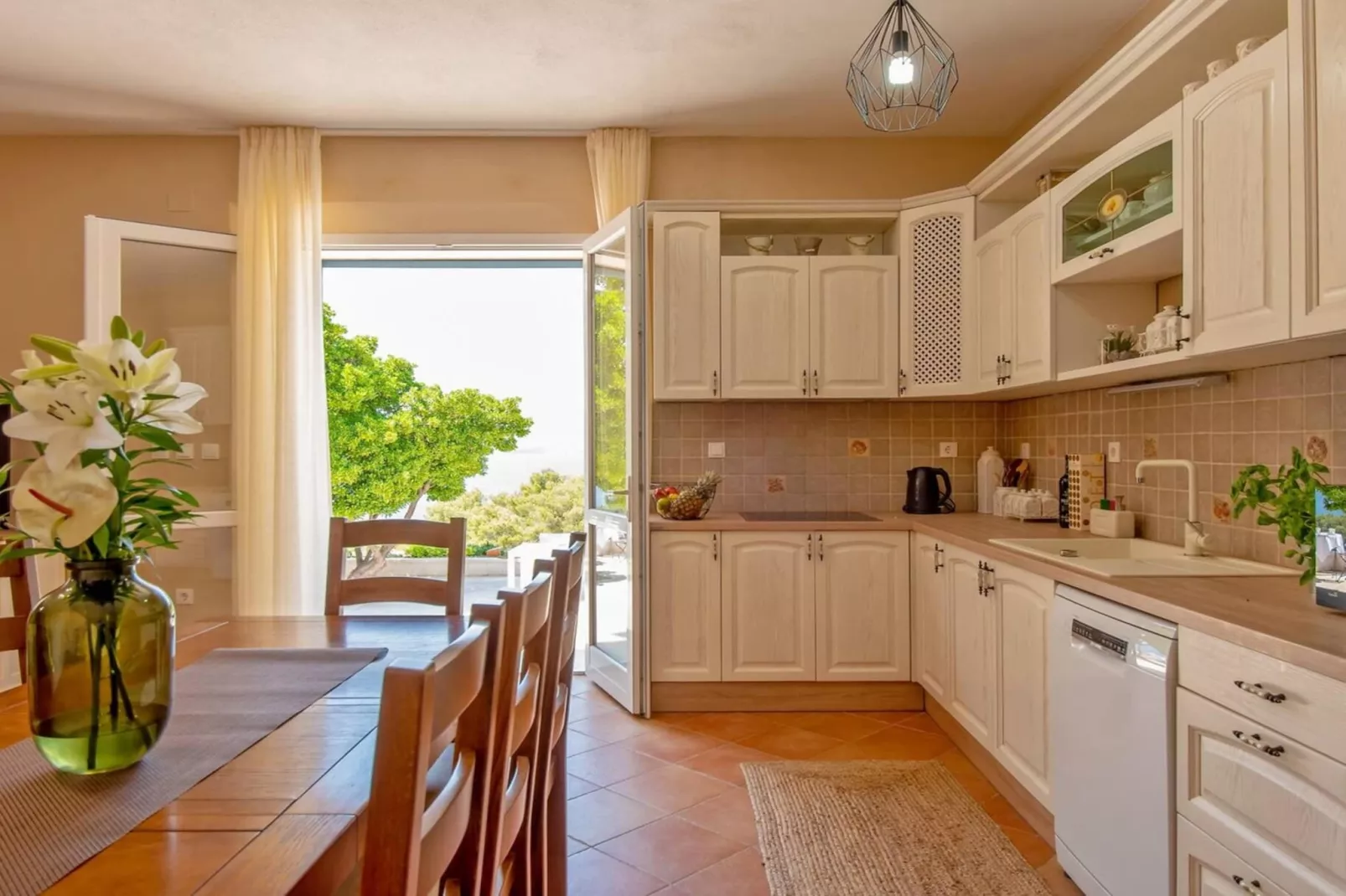 Villa Castello di Pietra Brac with Heated Pool - Keuken