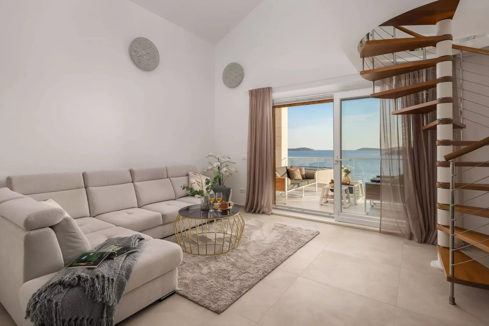 Luxury Seafront Villa Castello Rogoznica with Pool - Woonkamer