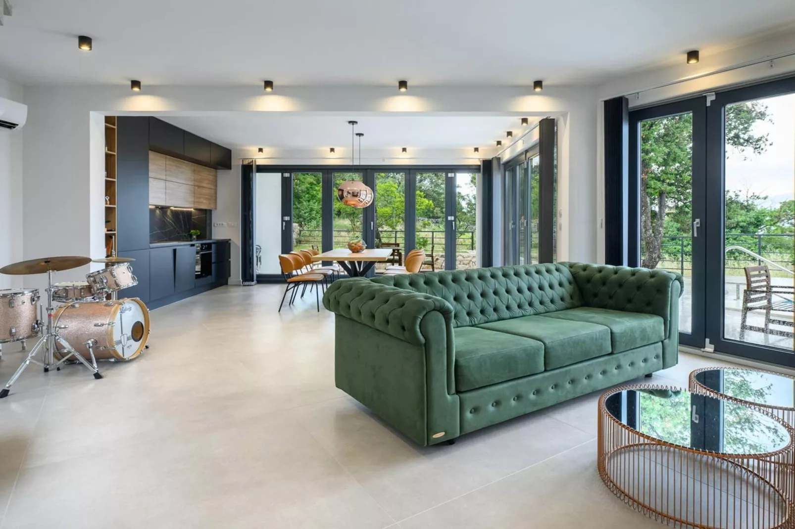 Luxury Villa Soleia Skrip with Private Pool - Woonkamer