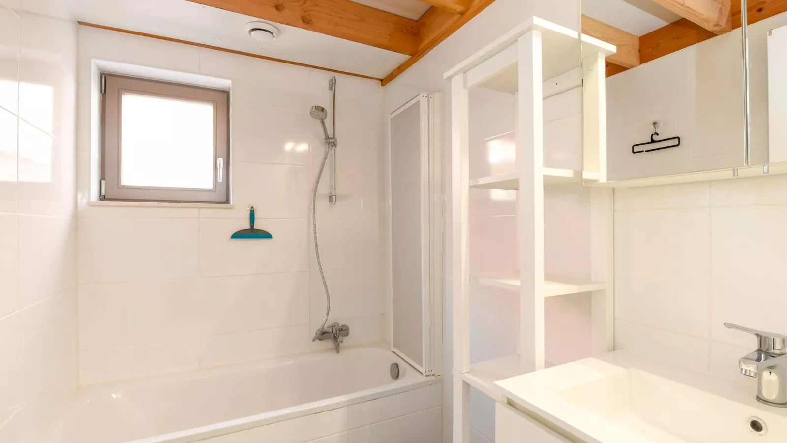 Westhinder II Combi H53-54 - Badkamer