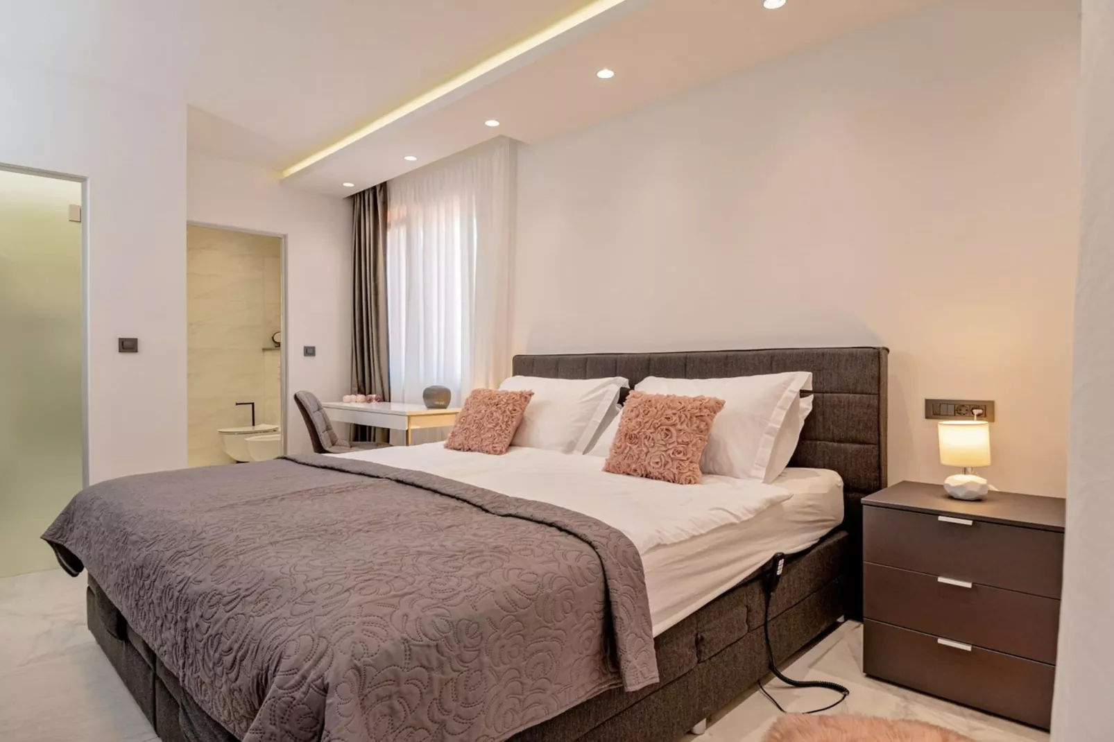 Luxury Villa Velvet Bourbon Split w/ Pool & Tennis - Slaapkamer