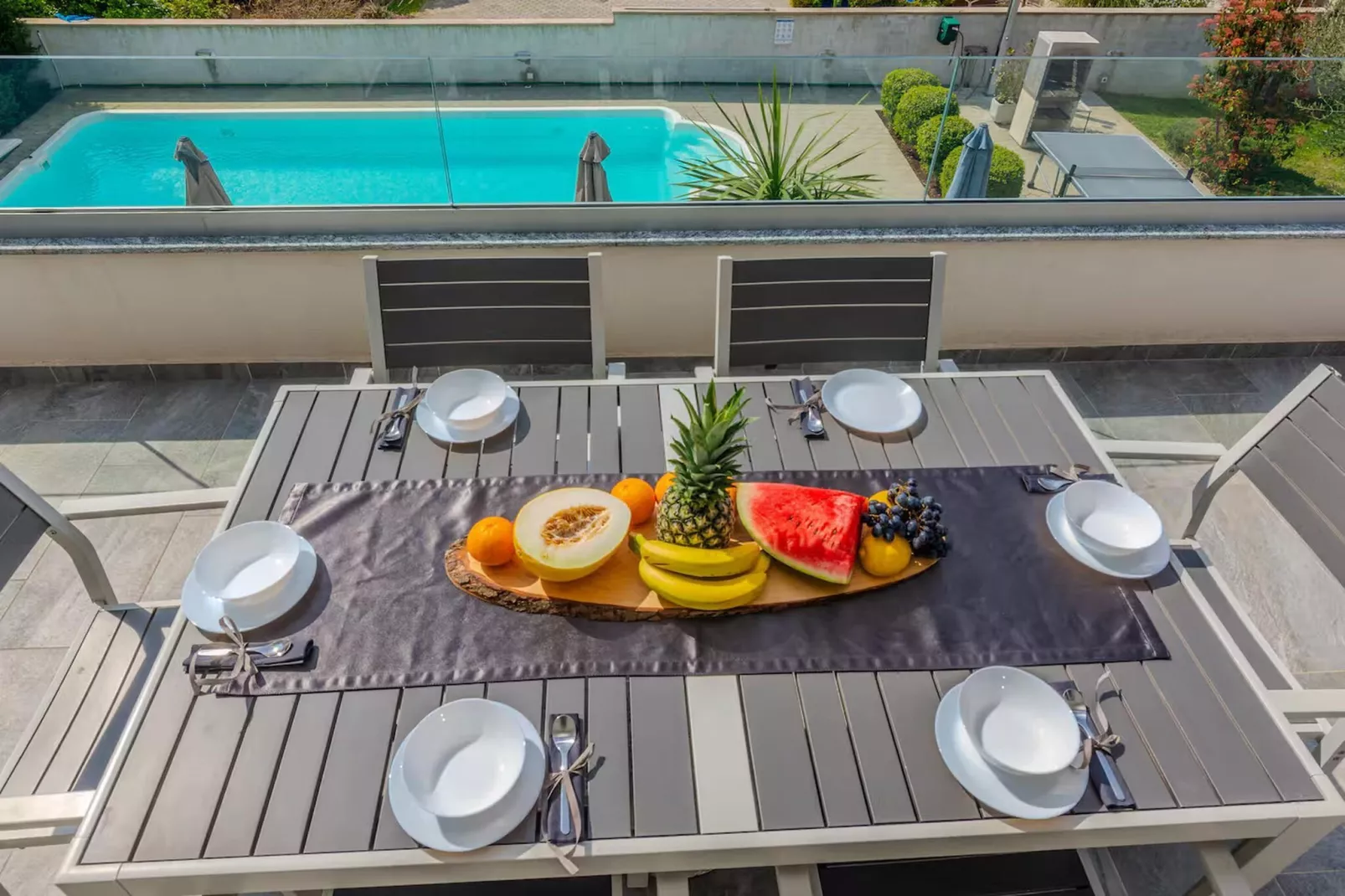 Royal Selection with Pool - Three - Terrasbalkon