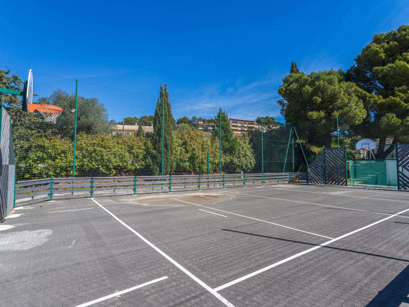 L'île d'Or - Buiten