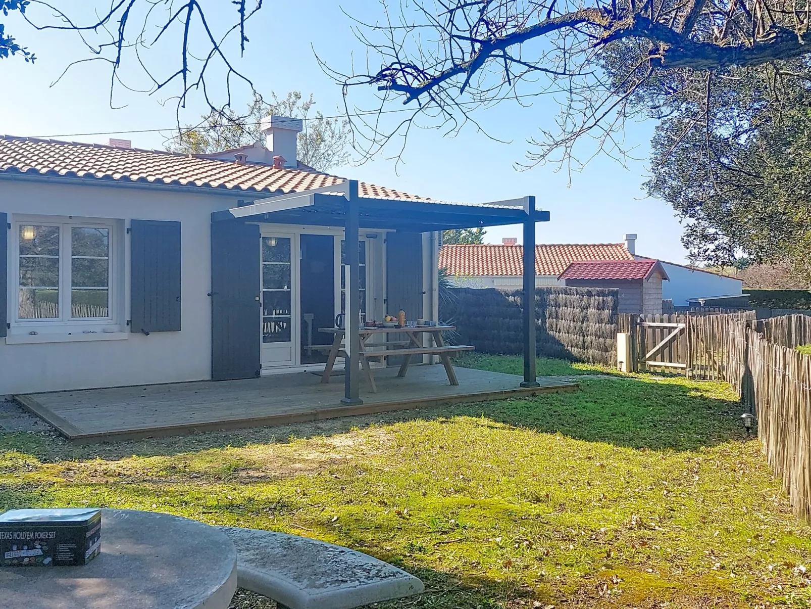 Les Cariatides 7 - Buiten