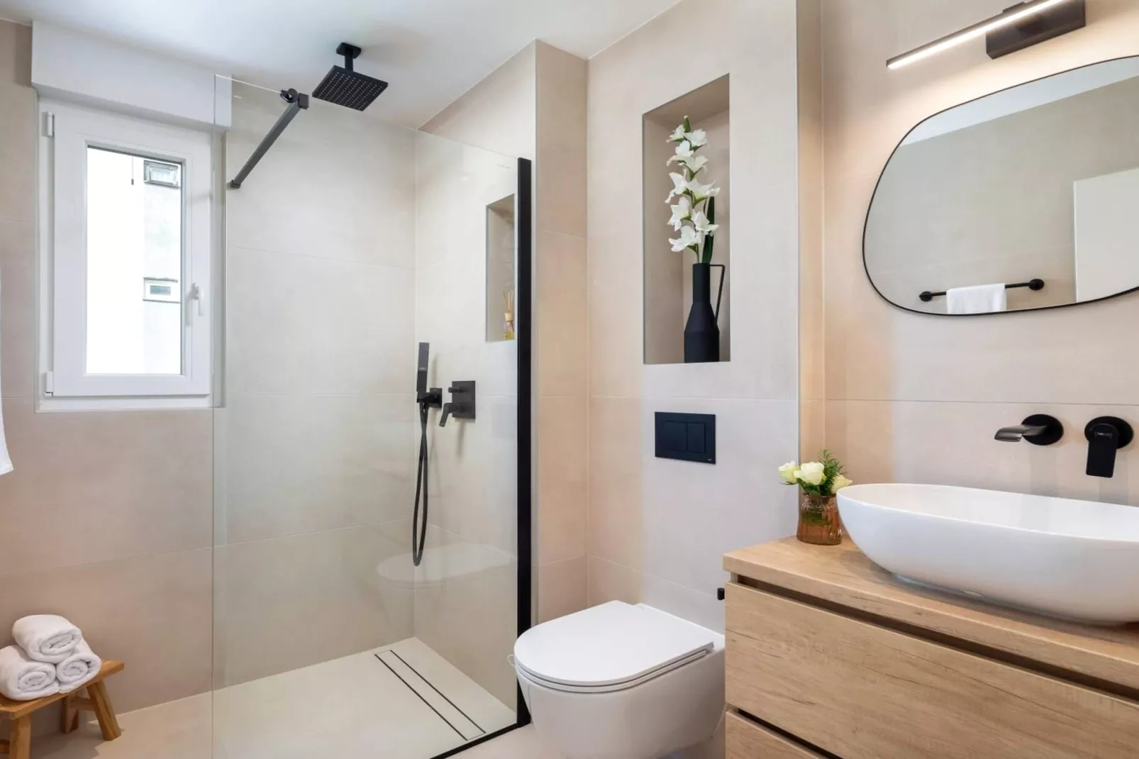 Luxury Apartment Silvery Split with Sauna, Jacuzzi - Badkamer