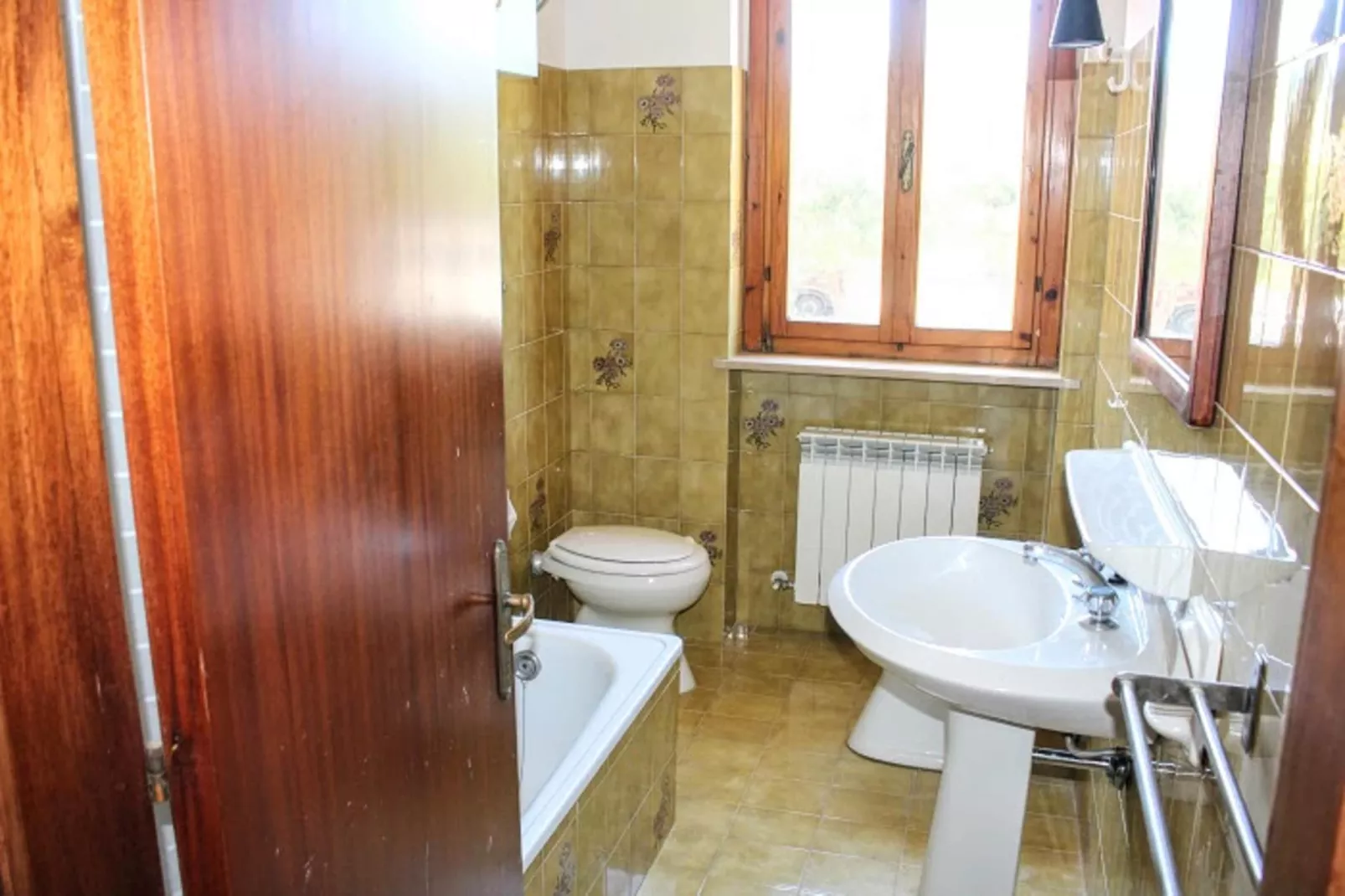 TRILO NOVELLA 2 - Badkamer