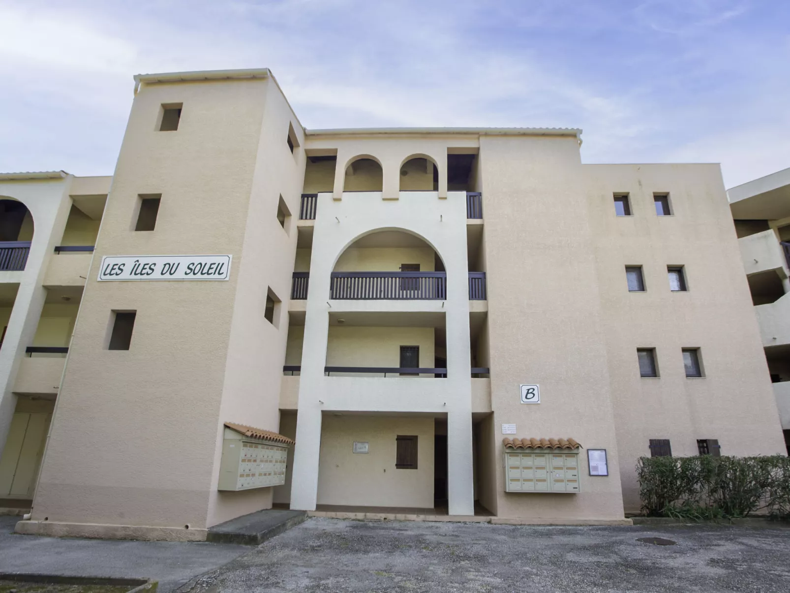 Les Iles Du Soleil - Buiten