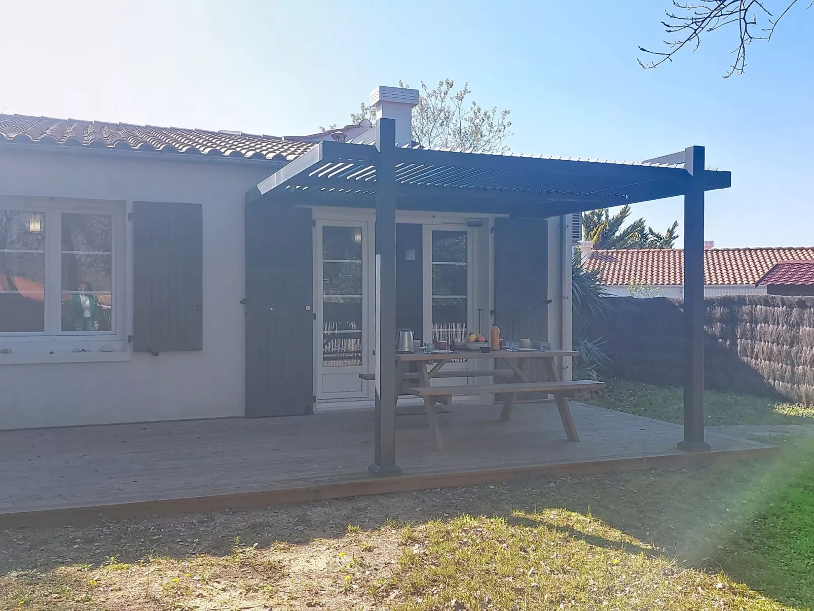 Les Cariatides 7 - Buiten