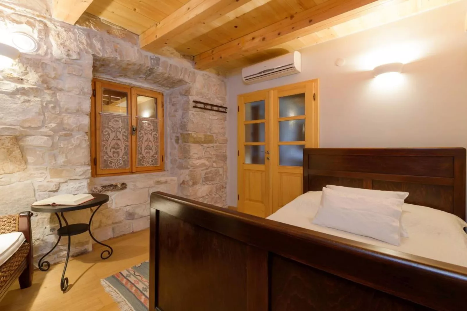 Luxury Seafront Villa Mare Orebic with Pool - Slaapkamer