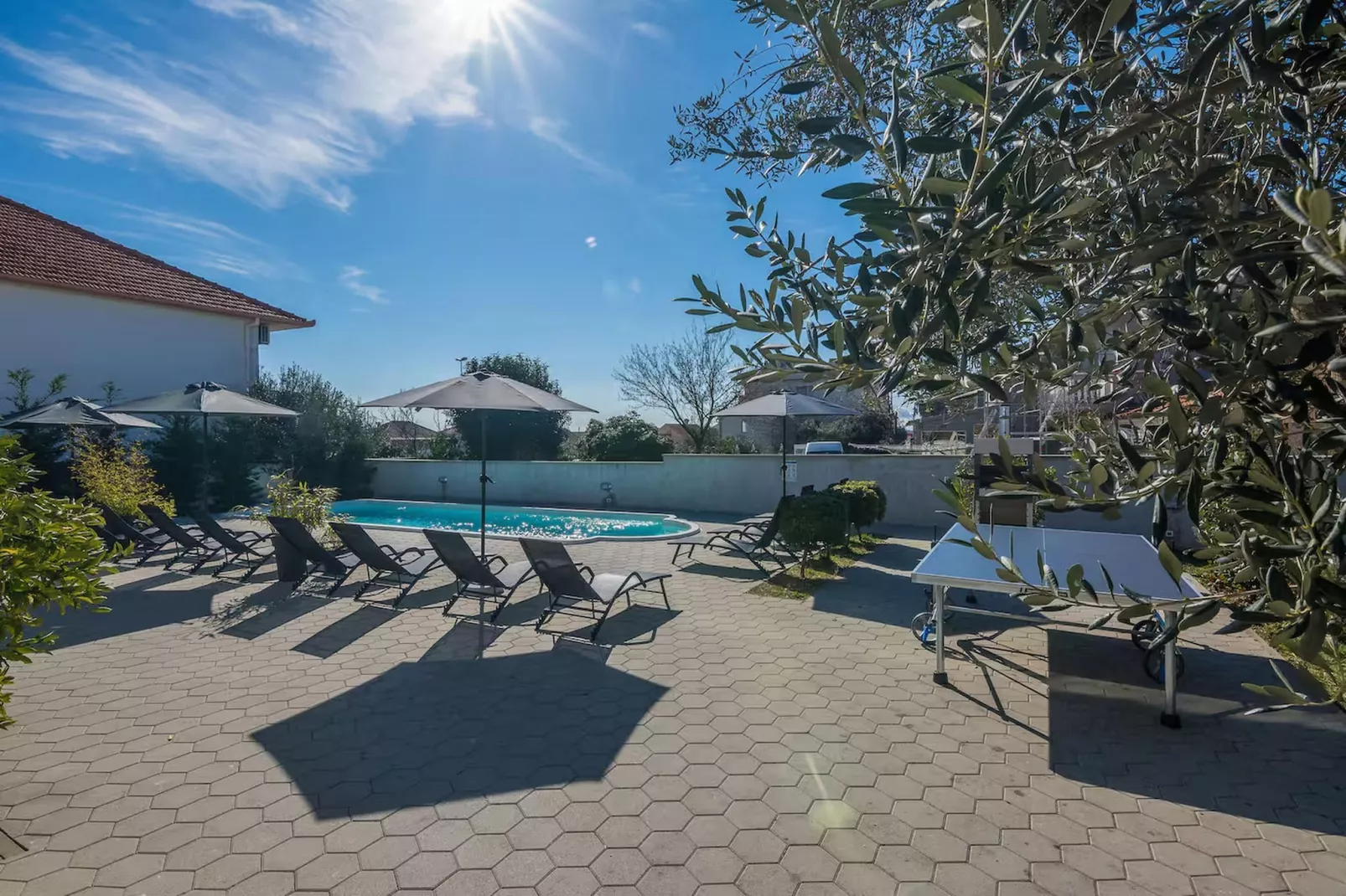 Royal Selection with Pool - Two - Terrasbalkon