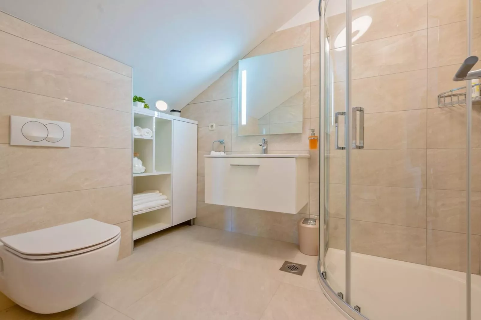 Villa Castello di Pietra Brac with Heated Pool - Badkamer