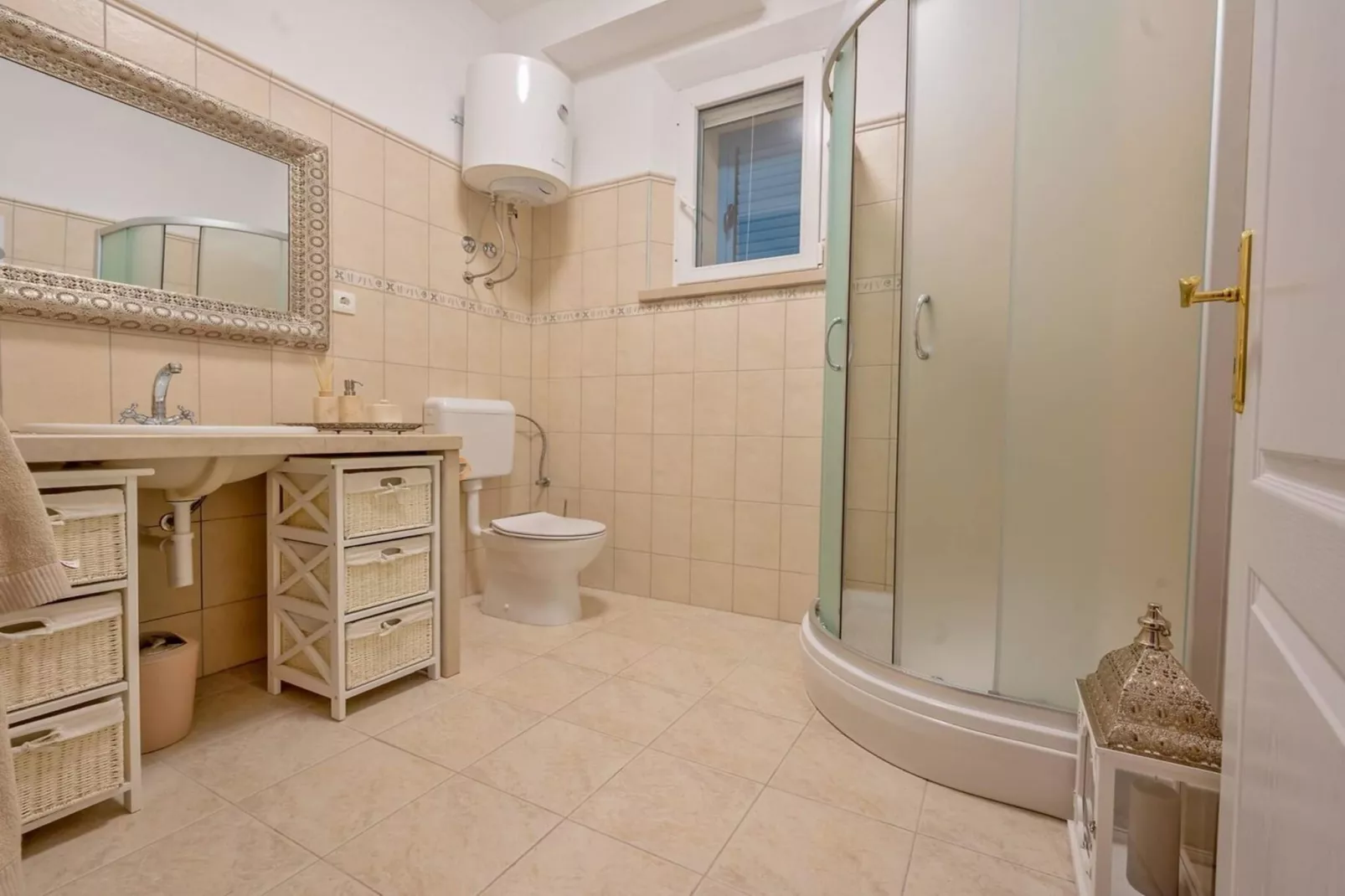 Villa Castello di Pietra Brac with Heated Pool - Badkamer