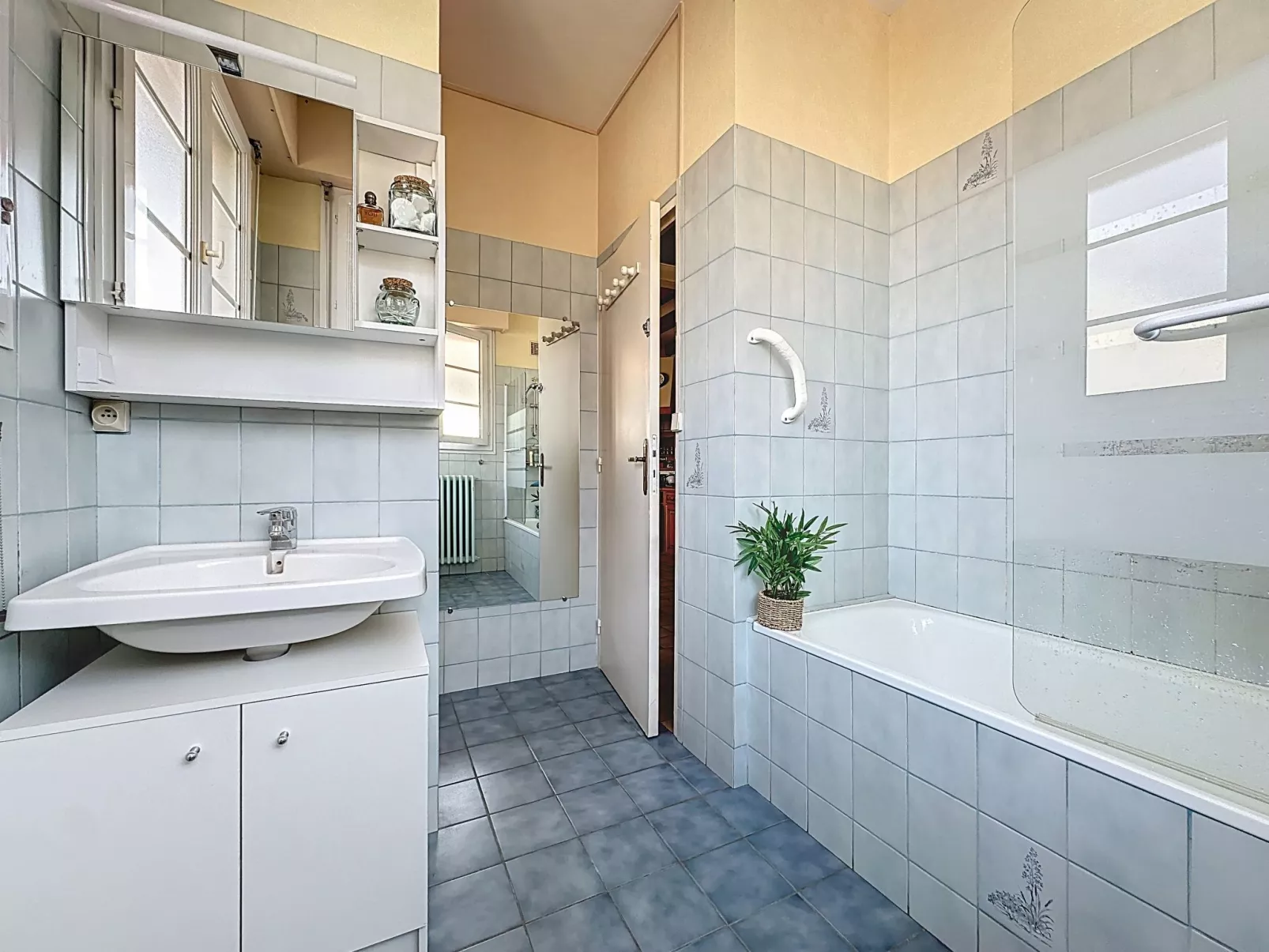 La Rose des Pins - Binnen