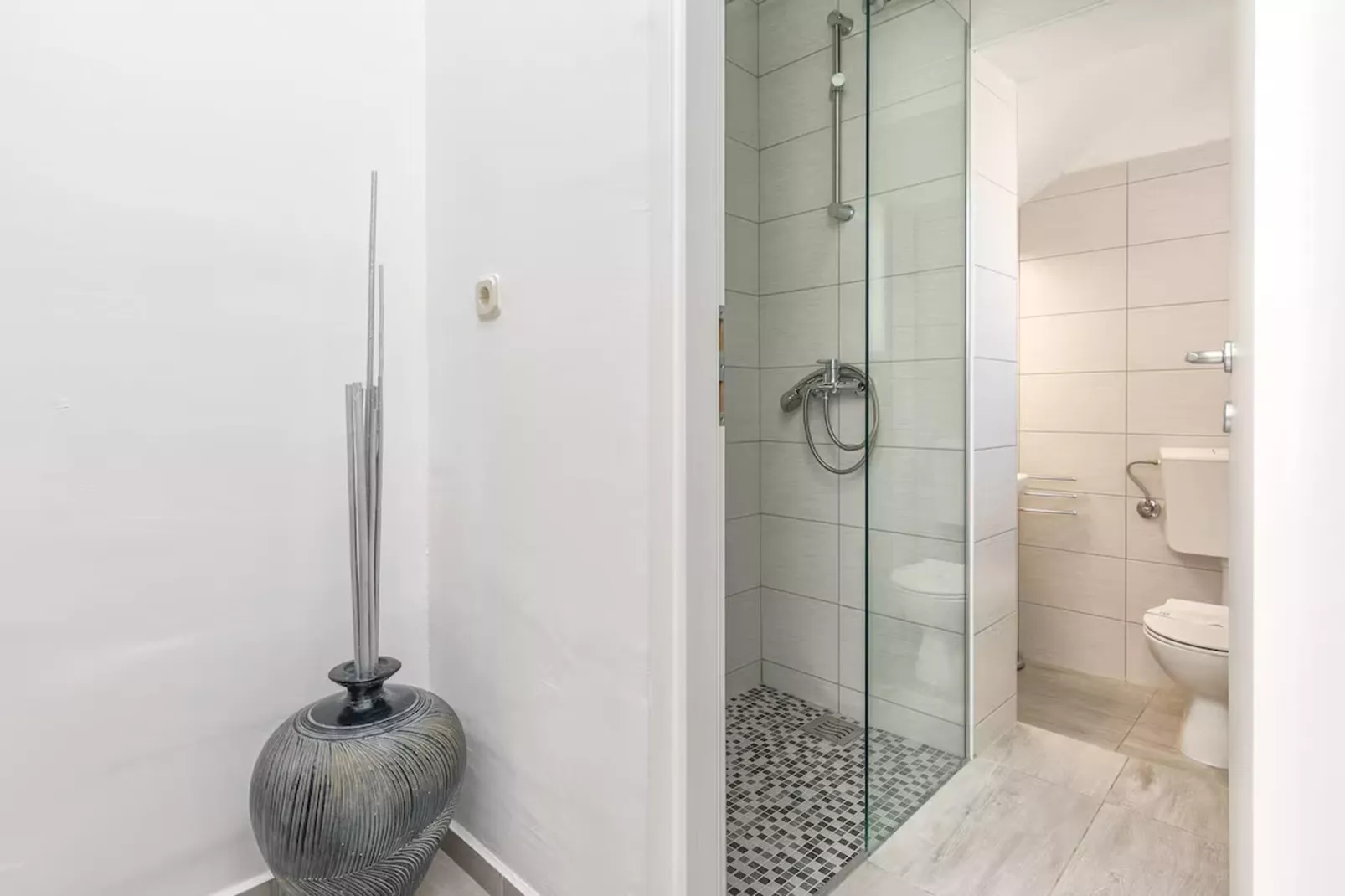 Royal Selection with Pool - One - Badkamer