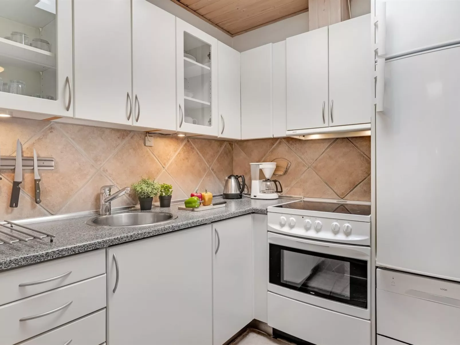 "Ragnborg" - 900m from the sea - Binnen