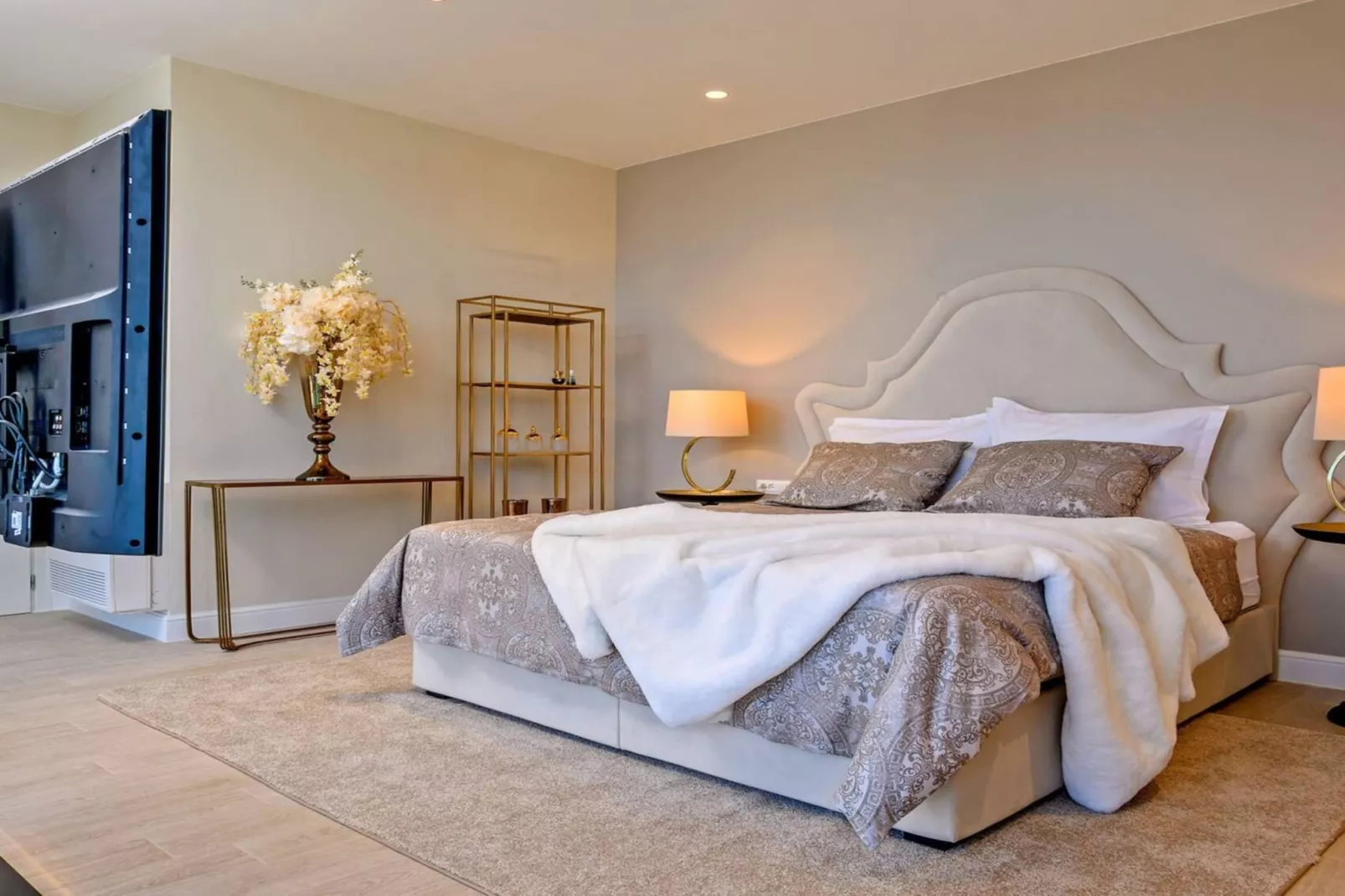 Luxury Seafront Villa Raquel Solta with Pool, Gym - Slaapkamer