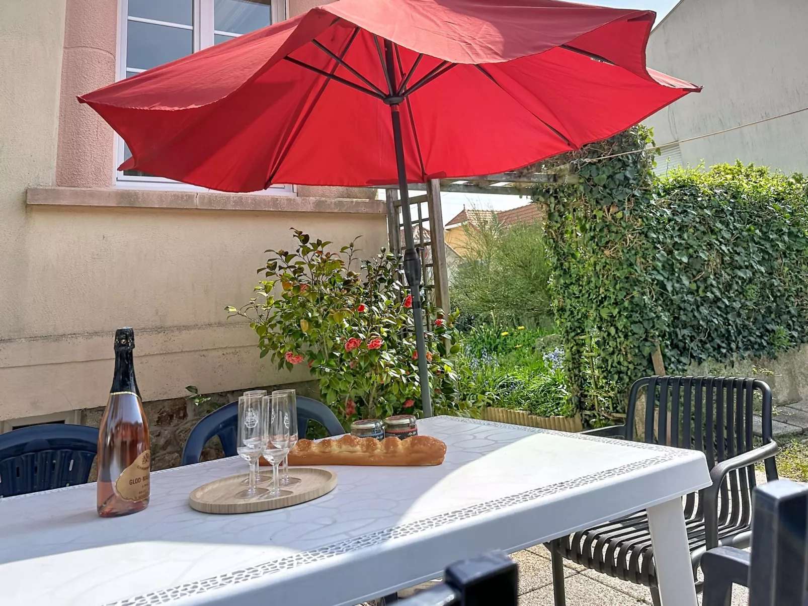 La Rose des Pins - Buiten