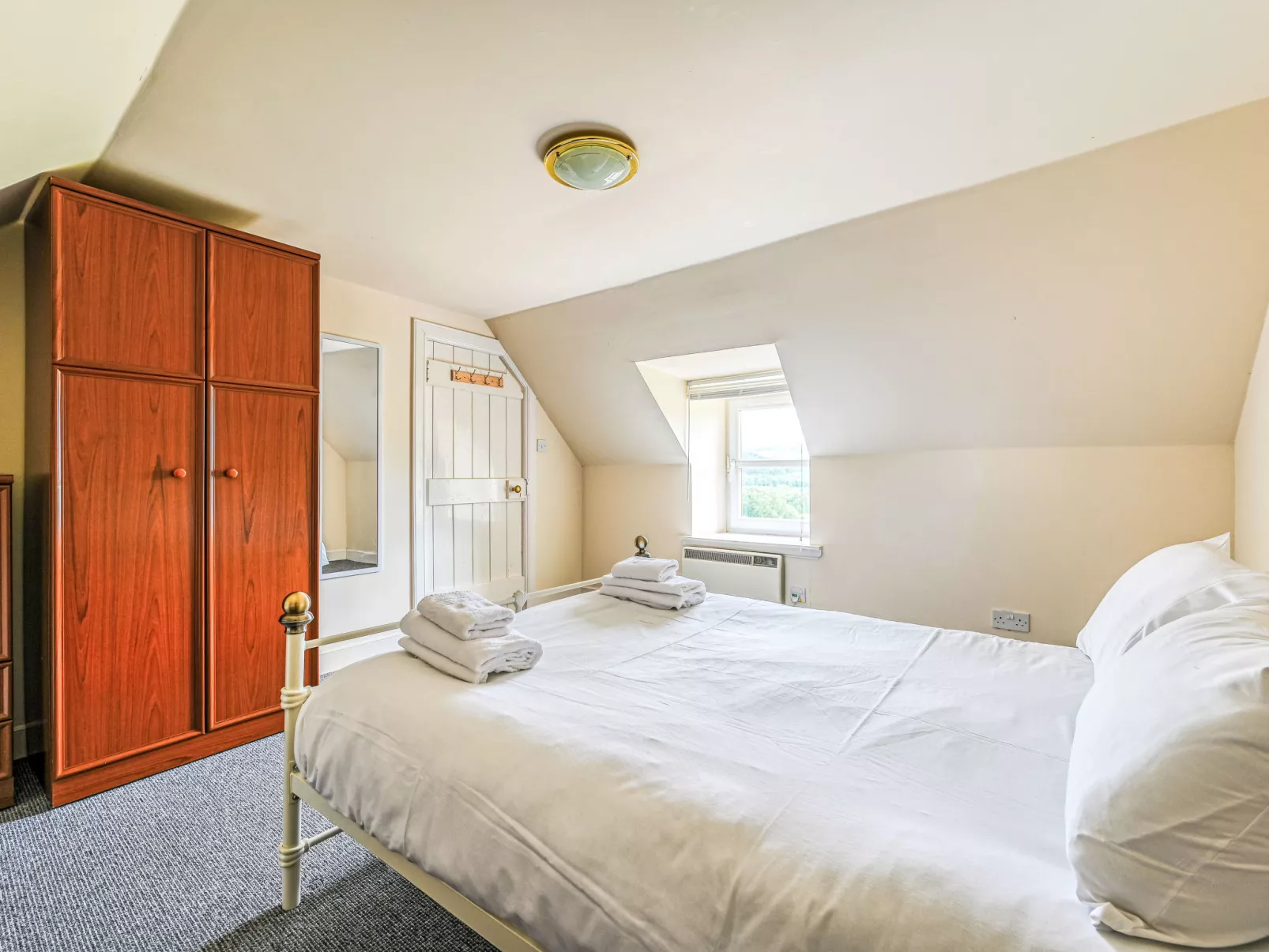 Loch Meiklie View - Binnen