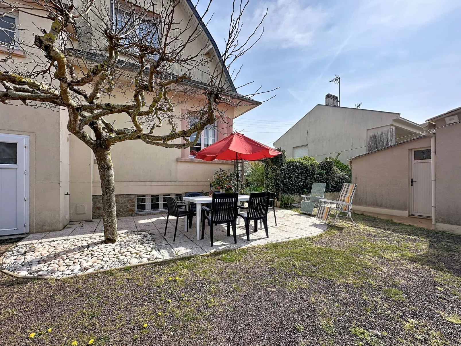 La Rose des Pins - Buiten