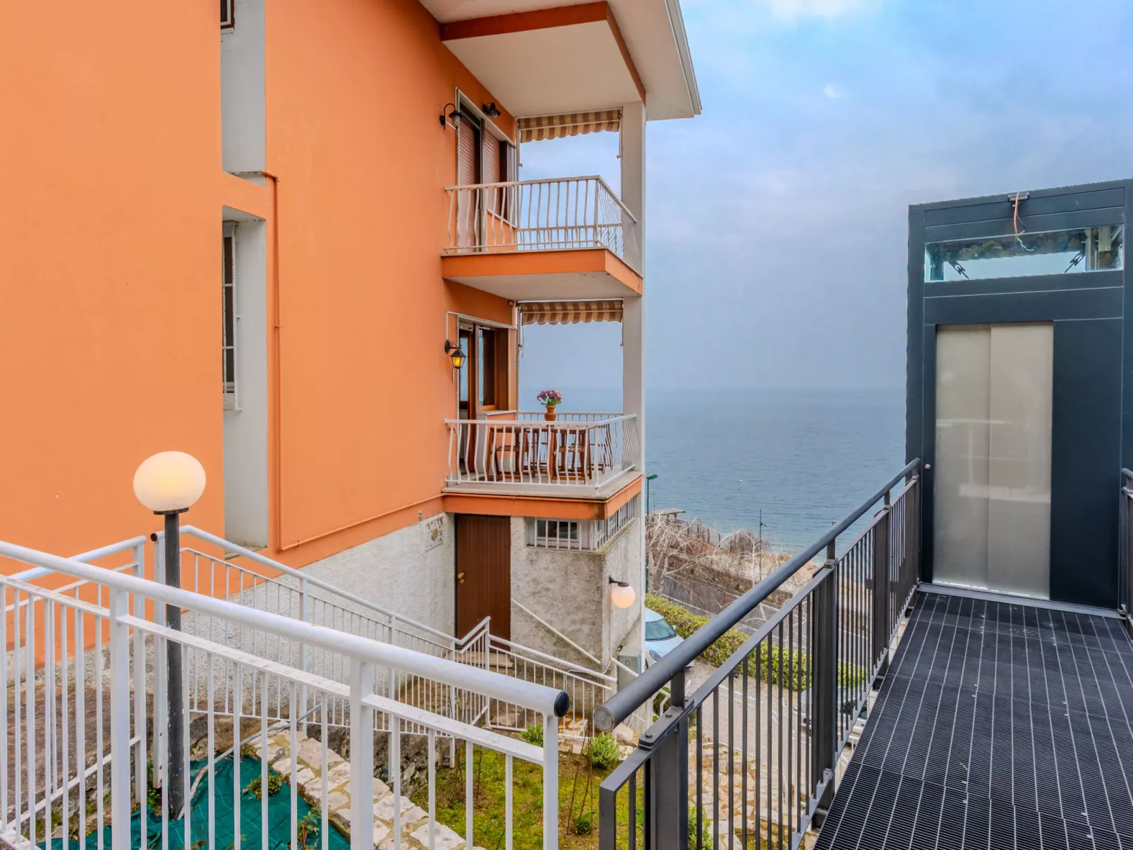 Sona's Lake Home - Buiten