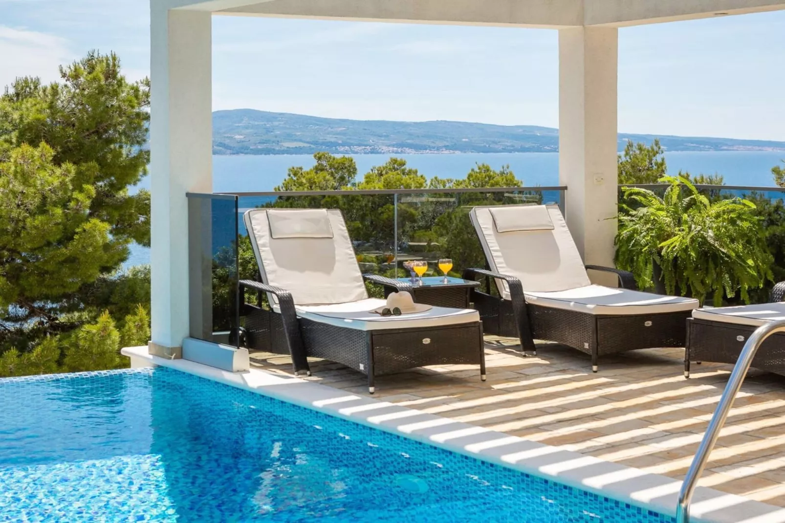 Luxury Villa Holiday Residence Omis w/ Heated Pool - Terrasbalkon