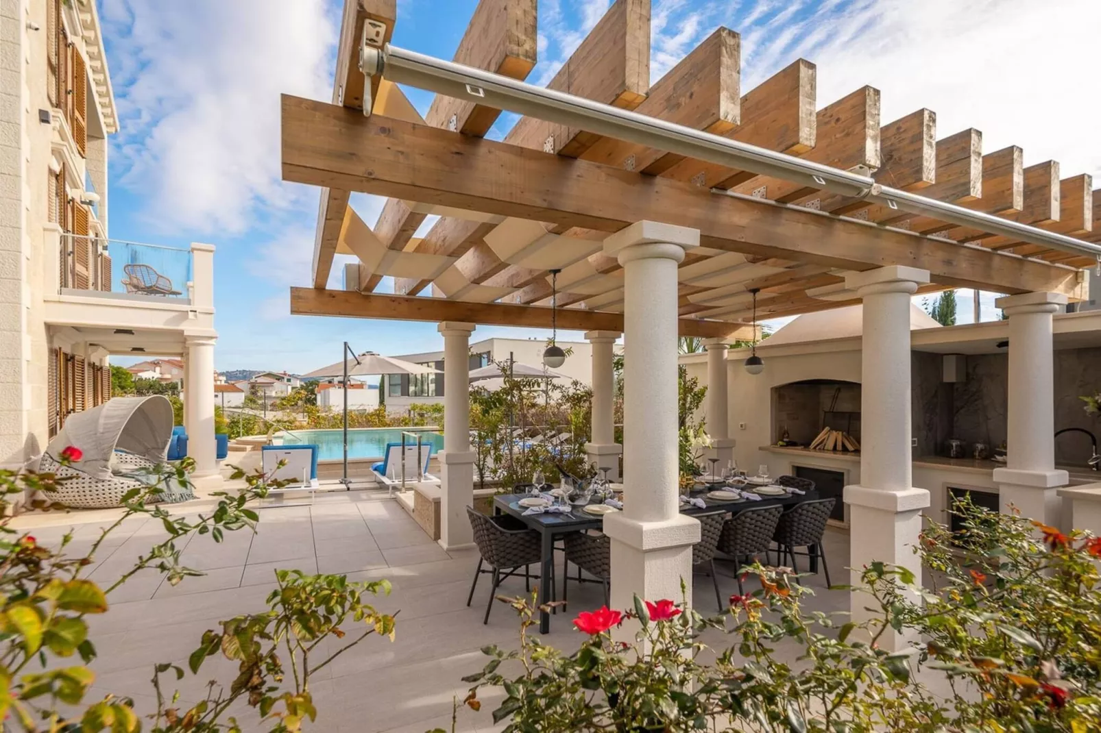 Luxury Seafront Villa Castello Rogoznica with Pool - Terrasbalkon