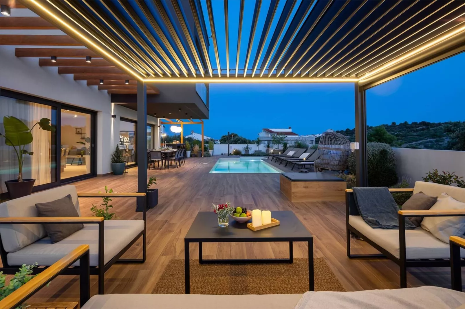 Luxury Villa Indigo Kanica with Heated Pool - Terrasbalkon