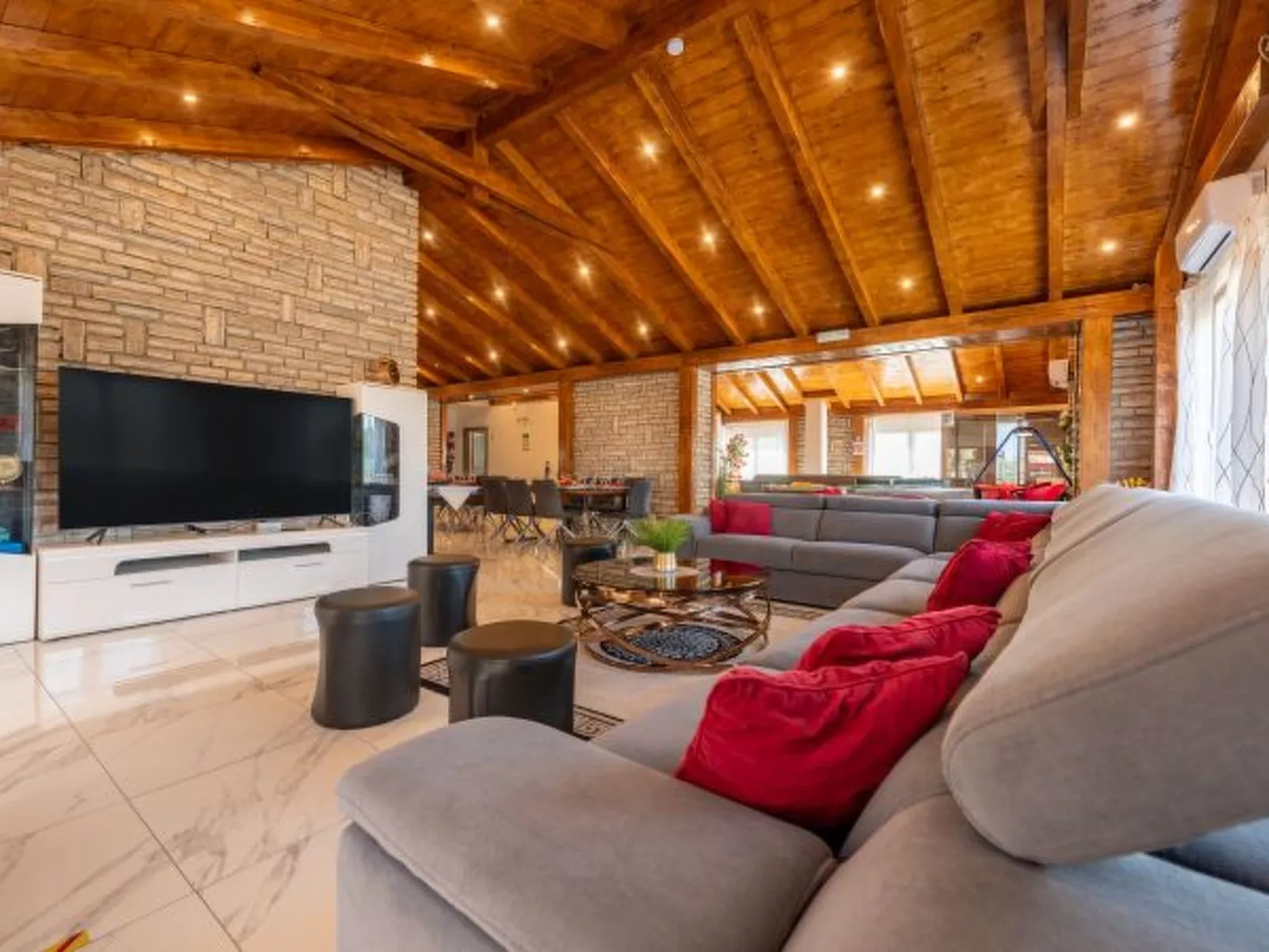 XXXL Villa Ancora with heated pool - Image-tags.info