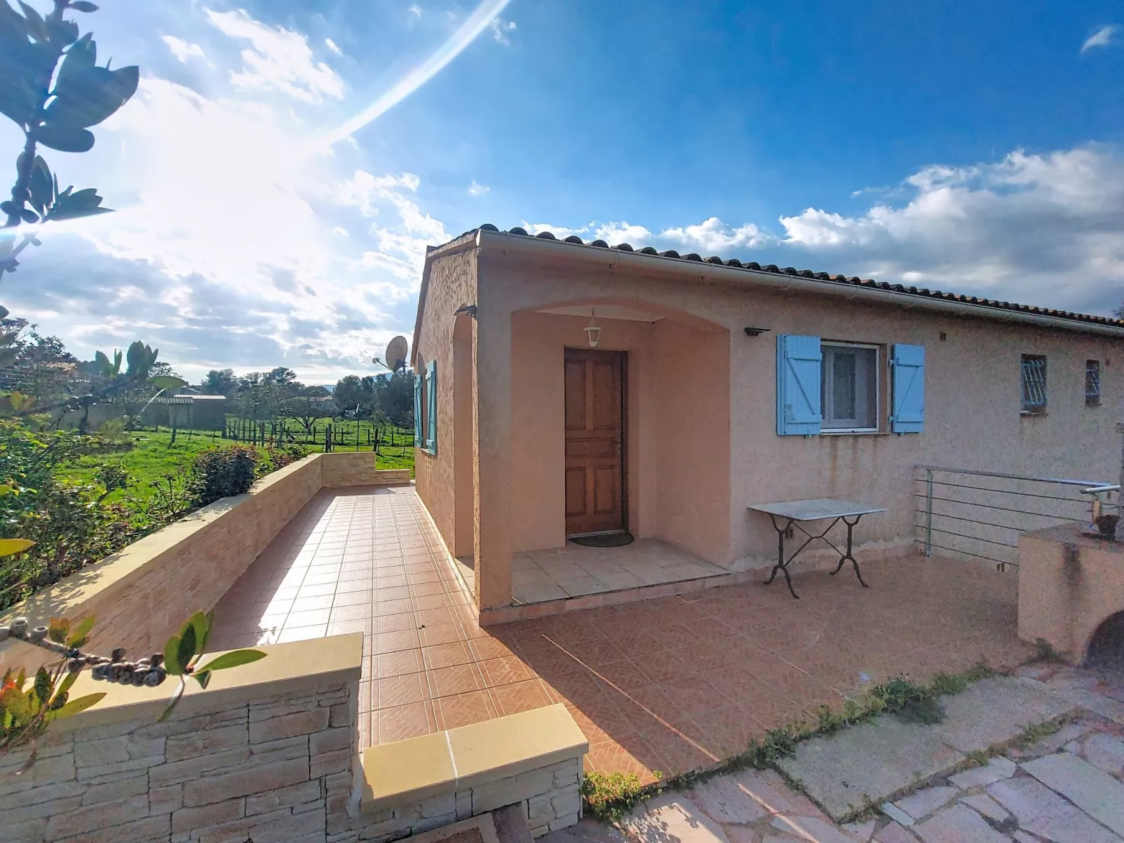 Les Rosiers - Buiten